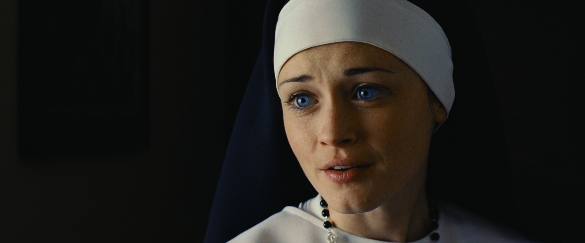 Violet & Daisy (2011) —  shot,  lighting