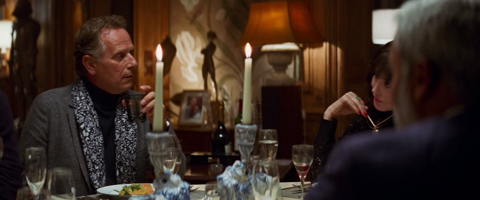 Mascarade (2022) —  shot,  lighting