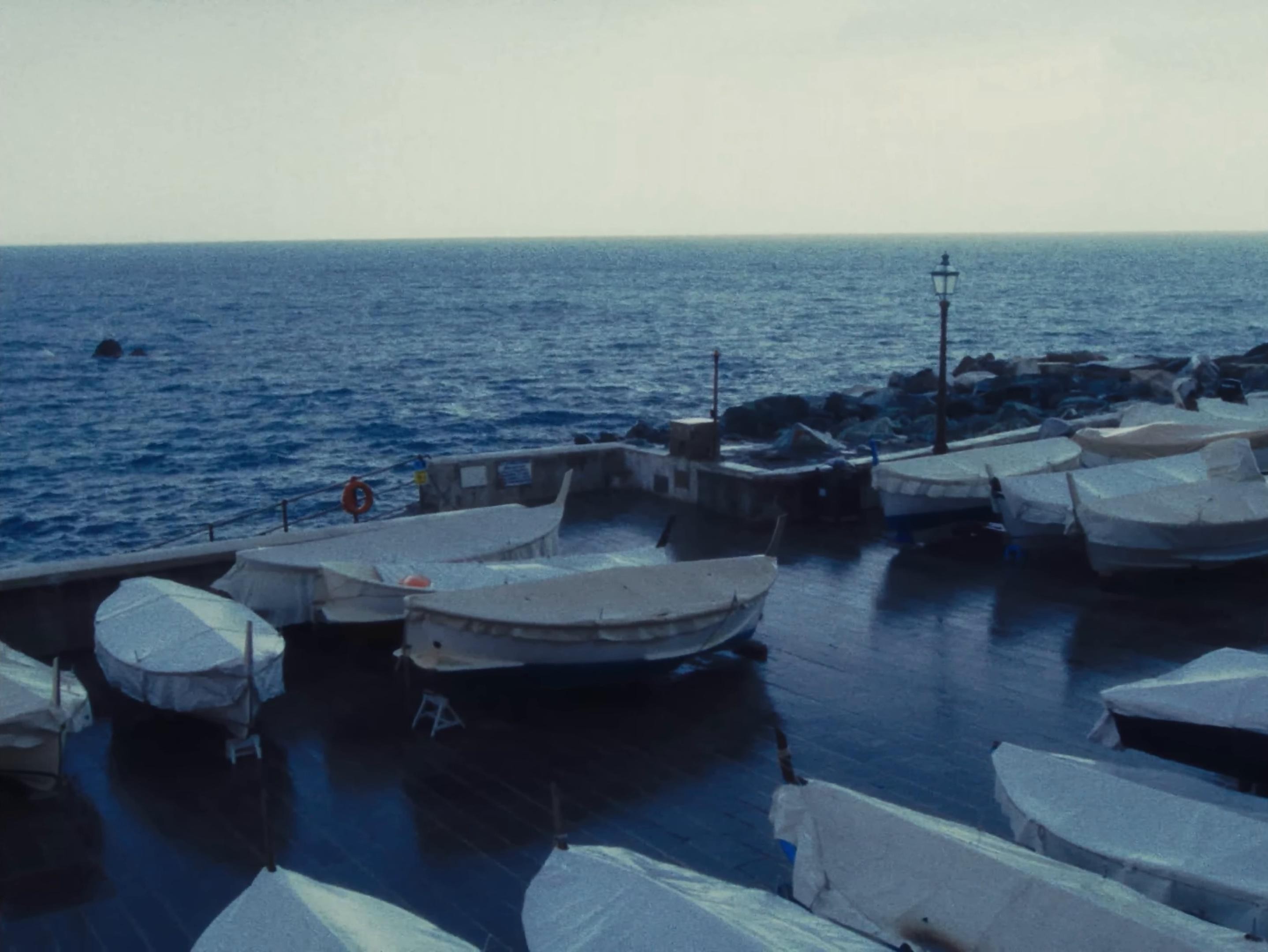 Bottiglie Vuote (2025) —  shot,  lighting