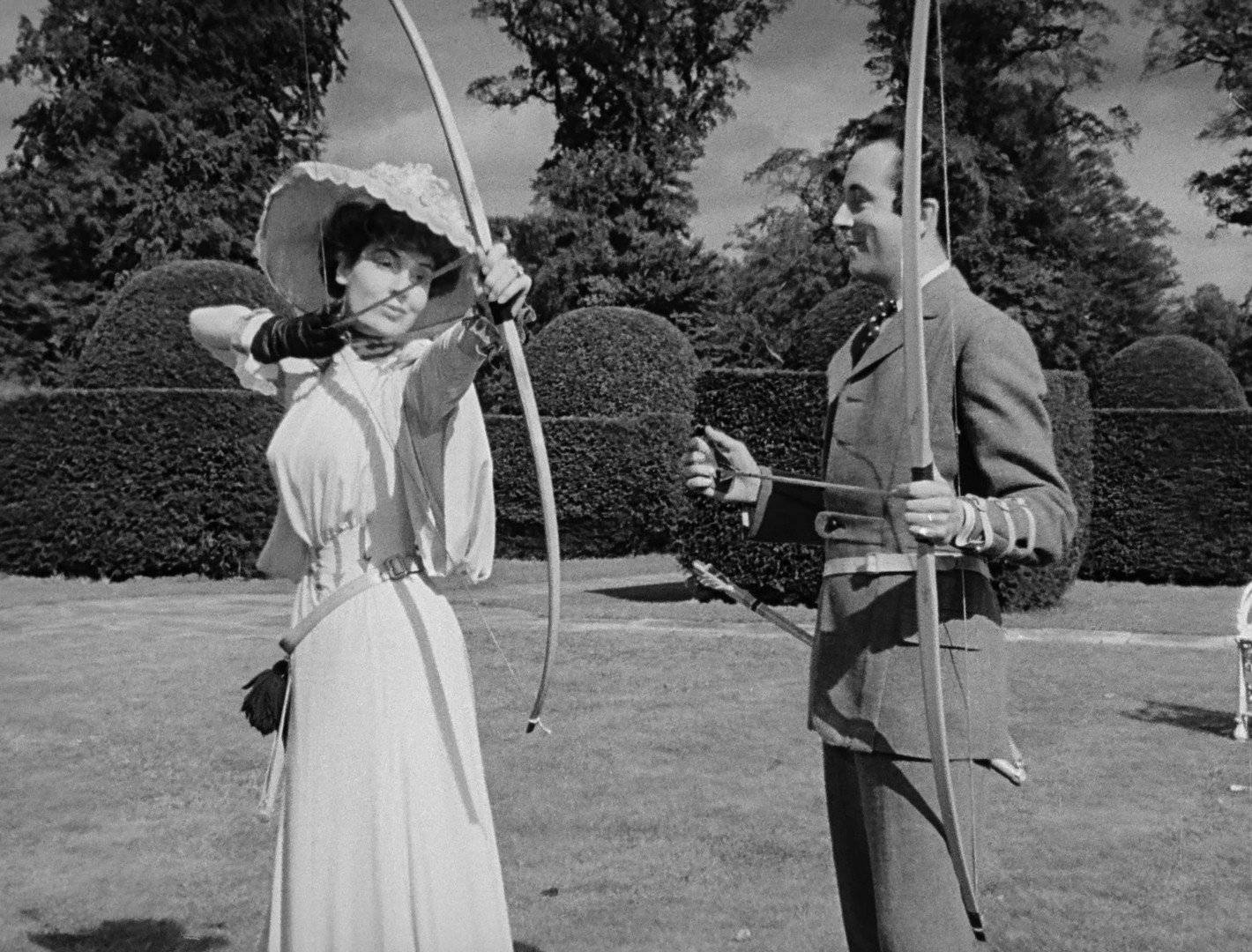 Kind Hearts and Coronets (1949) —  shot,  lighting