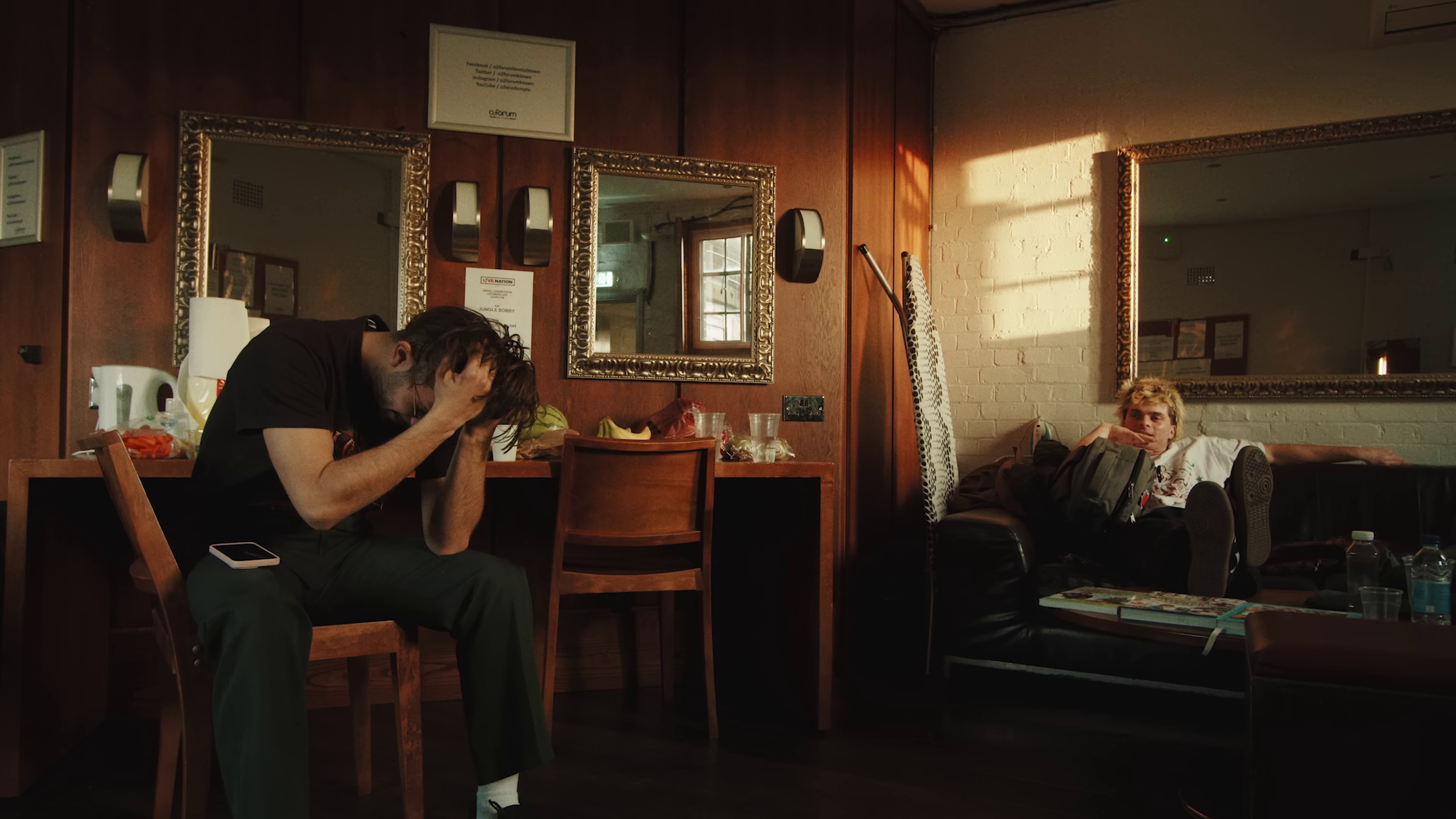 I see london i see france (2022) —  shot,  lighting