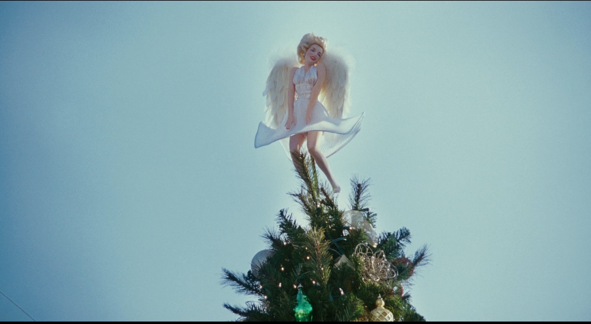 Deck the Halls (2006) —  shot,  lighting