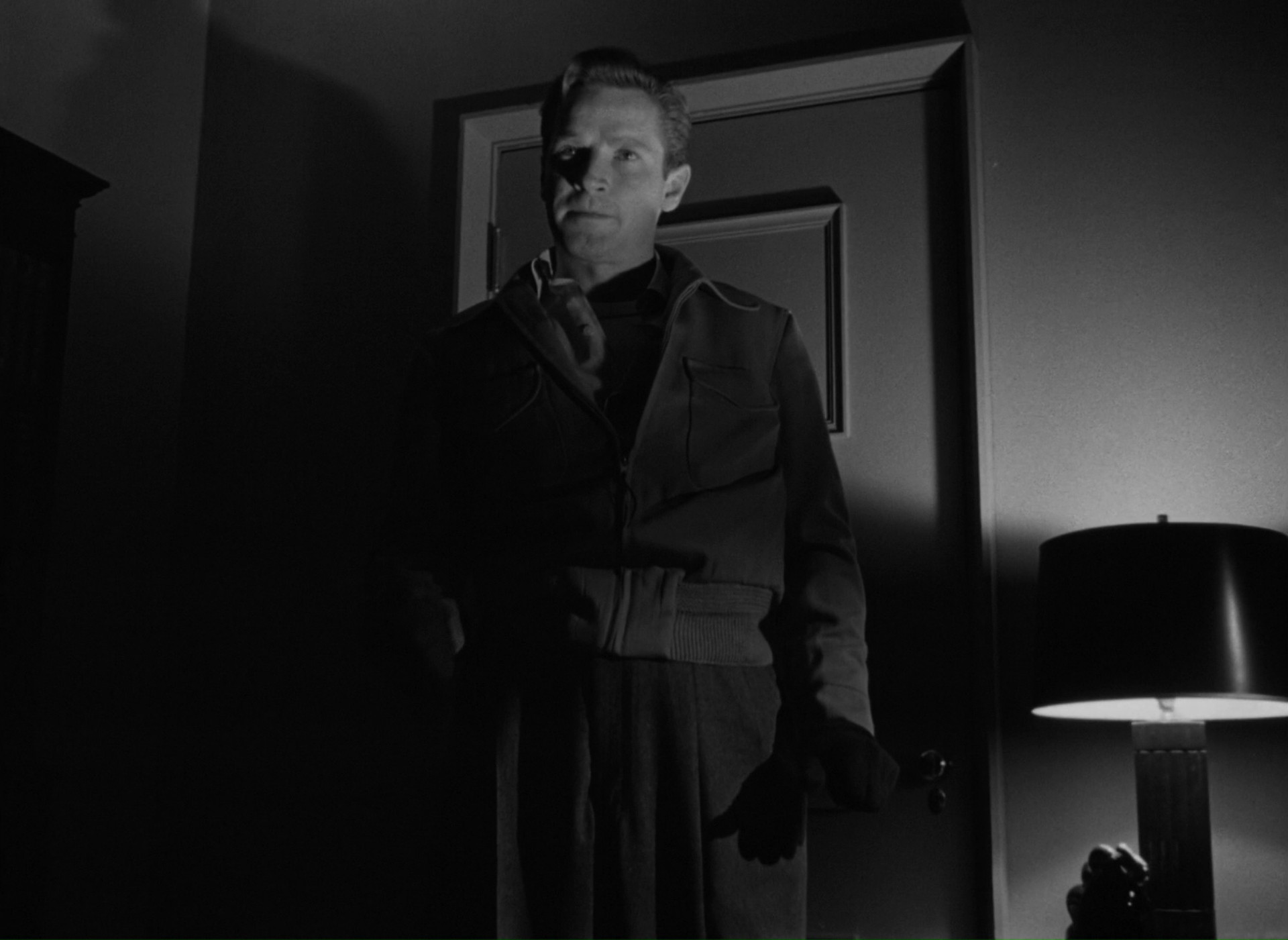 He Walked by Night (1948) —  shot,  lighting