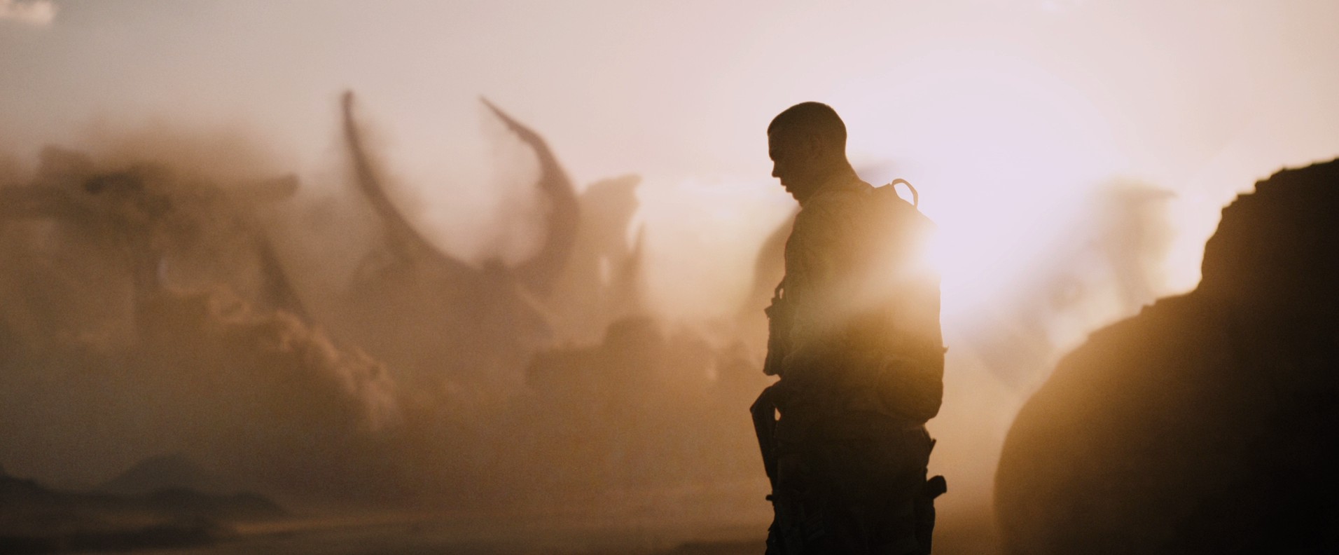 Monsters: Dark Continent (2014) —  shot,  lighting