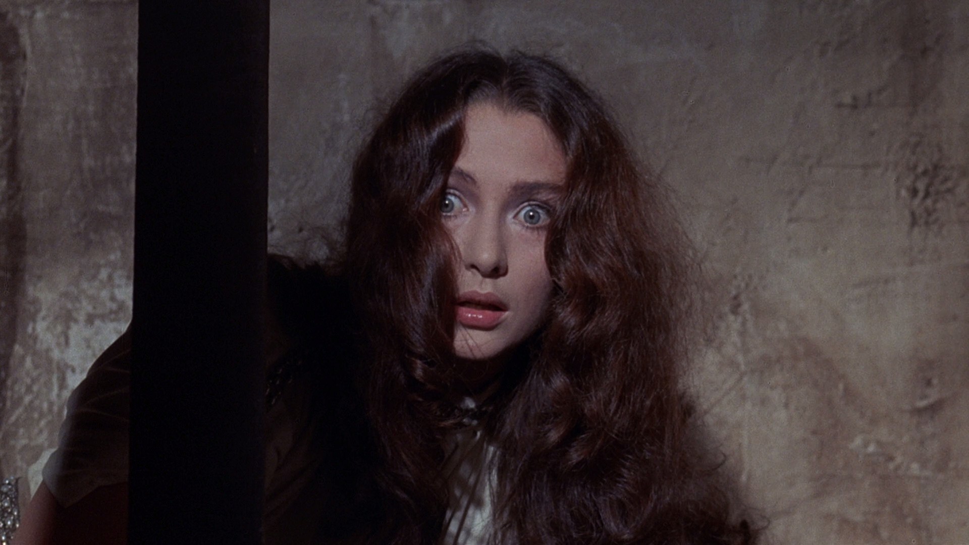 Murders in the Rue Morgue (1971) —  shot,  lighting