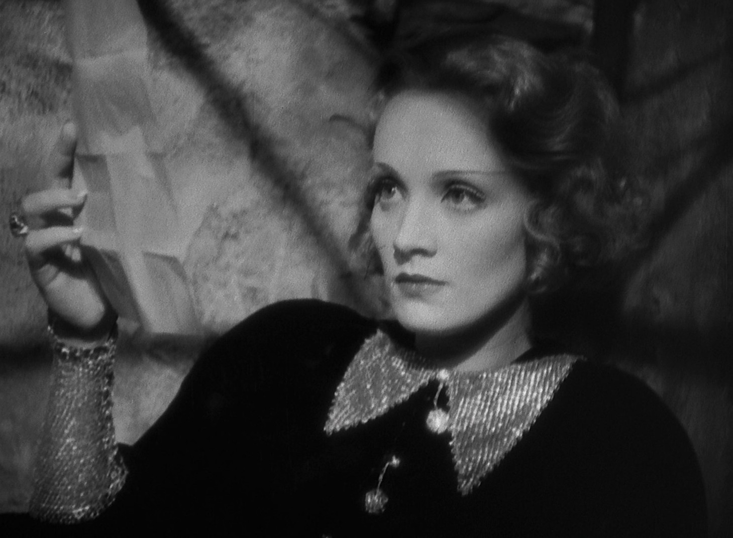 Shanghai Express (1932) —  shot,  lighting