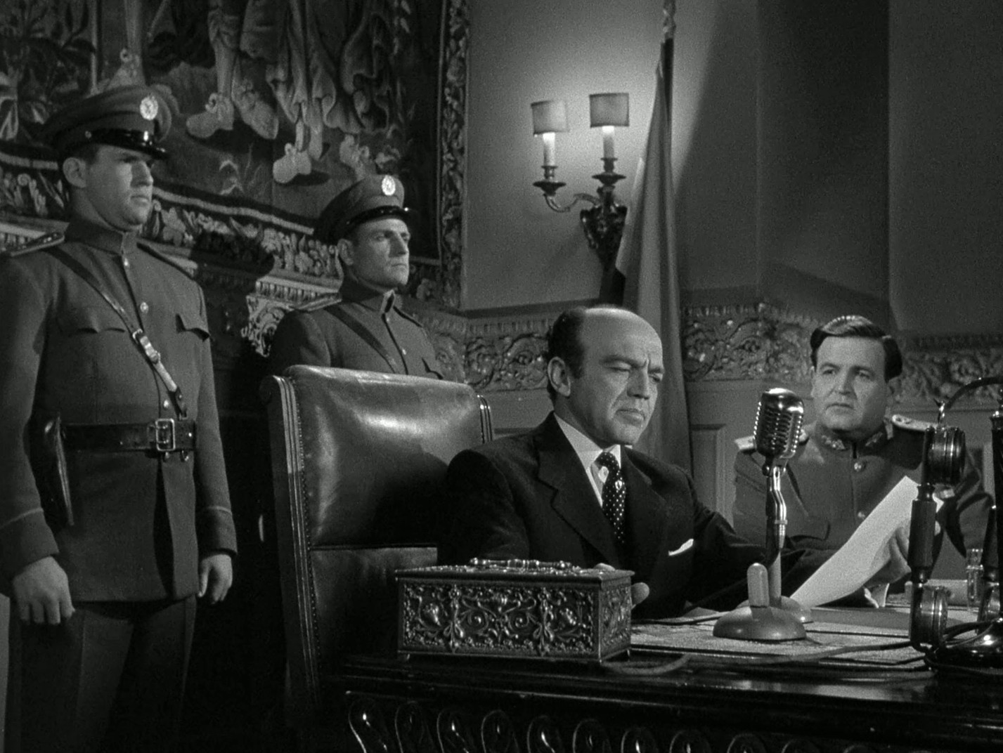 Assignment: Paris (1952) —  shot,  lighting