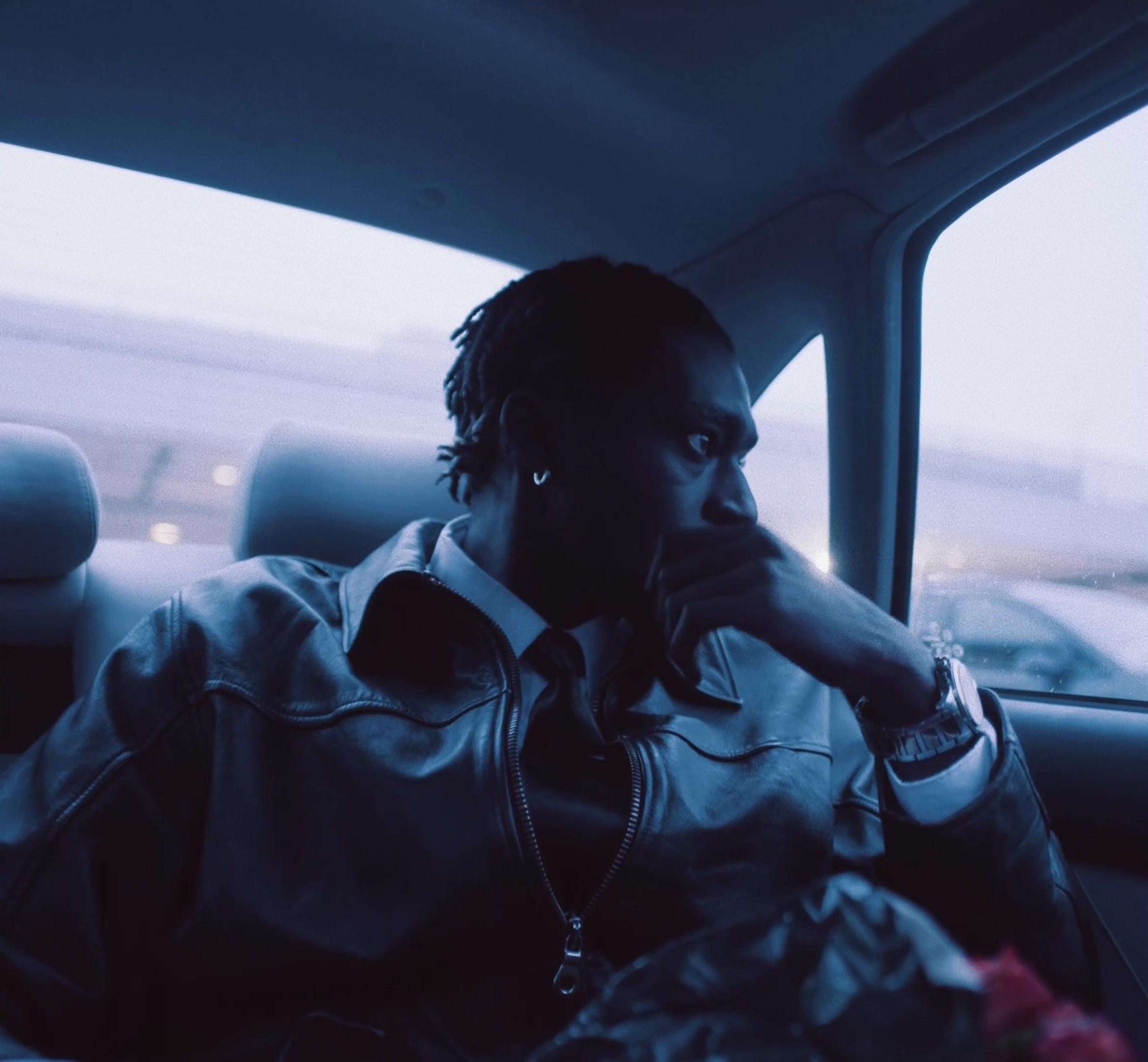 100 FOIS (2025) —  shot,  lighting