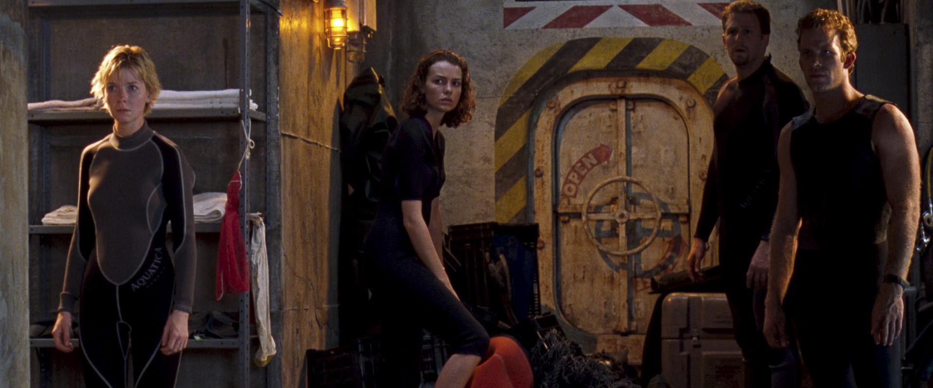 Deep Blue Sea (1999) —  shot,  lighting