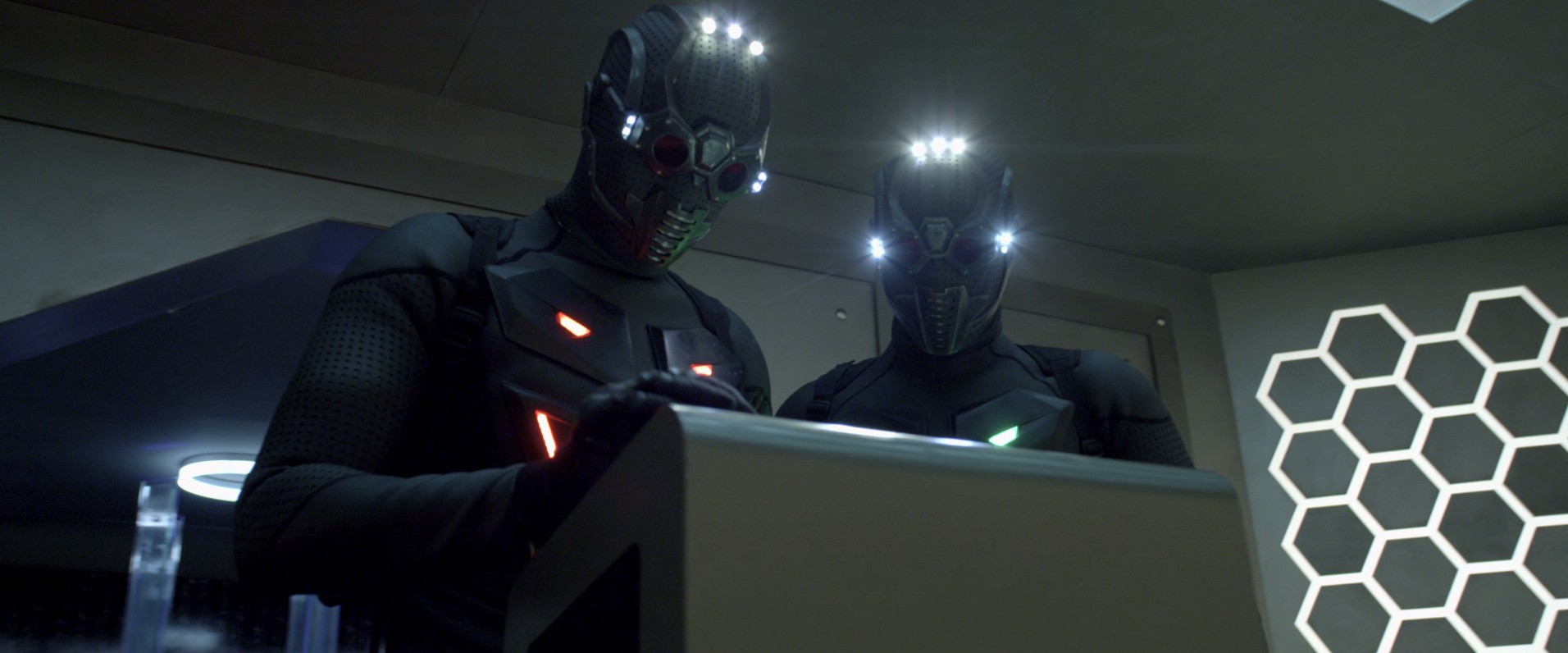 Momentum (2015) —  shot,  lighting