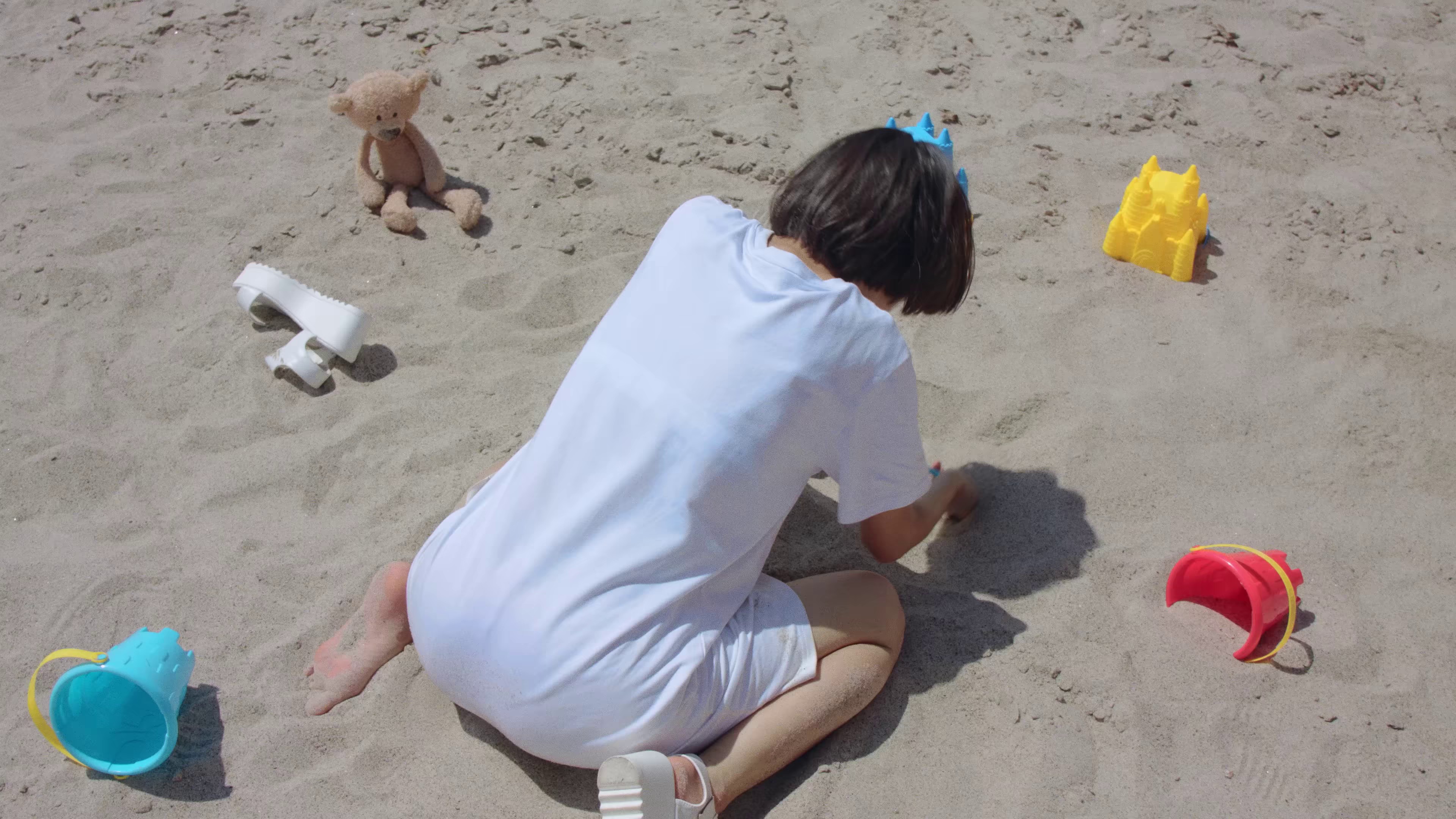 Super Happy (2022) —  shot,  lighting