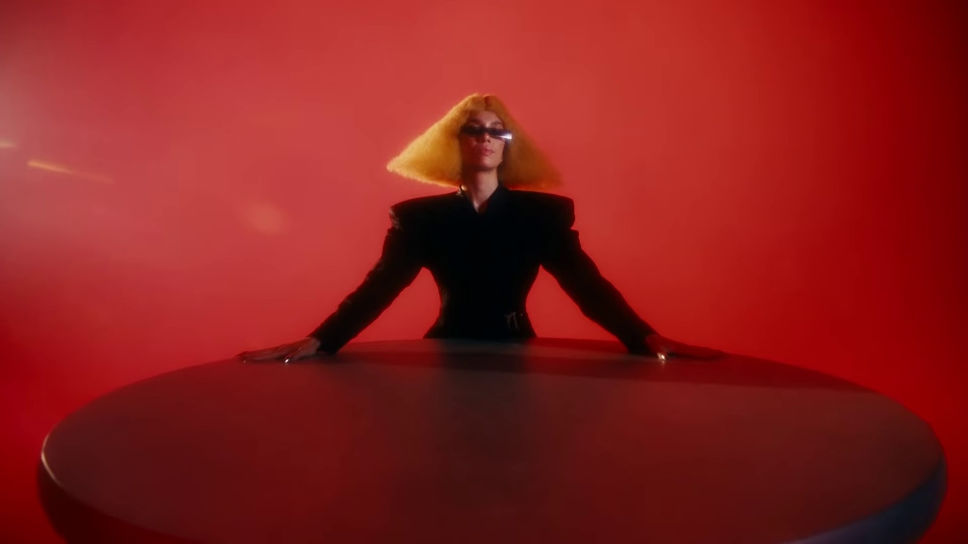 24 Hours (2021) —  shot,  lighting