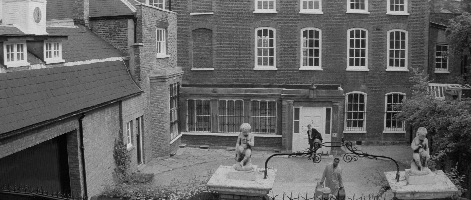 Bunny Lake Is Missing (1965) —  shot,  lighting