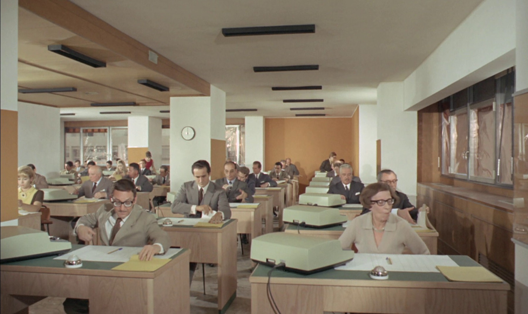 Mr. Kinky (1968) —  shot,  lighting