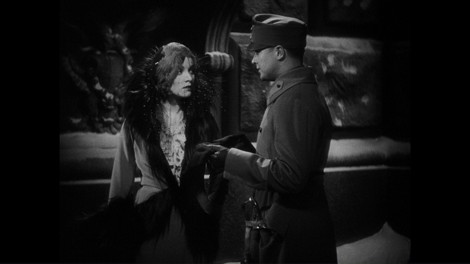 Dishonored (1931) —  shot,  lighting