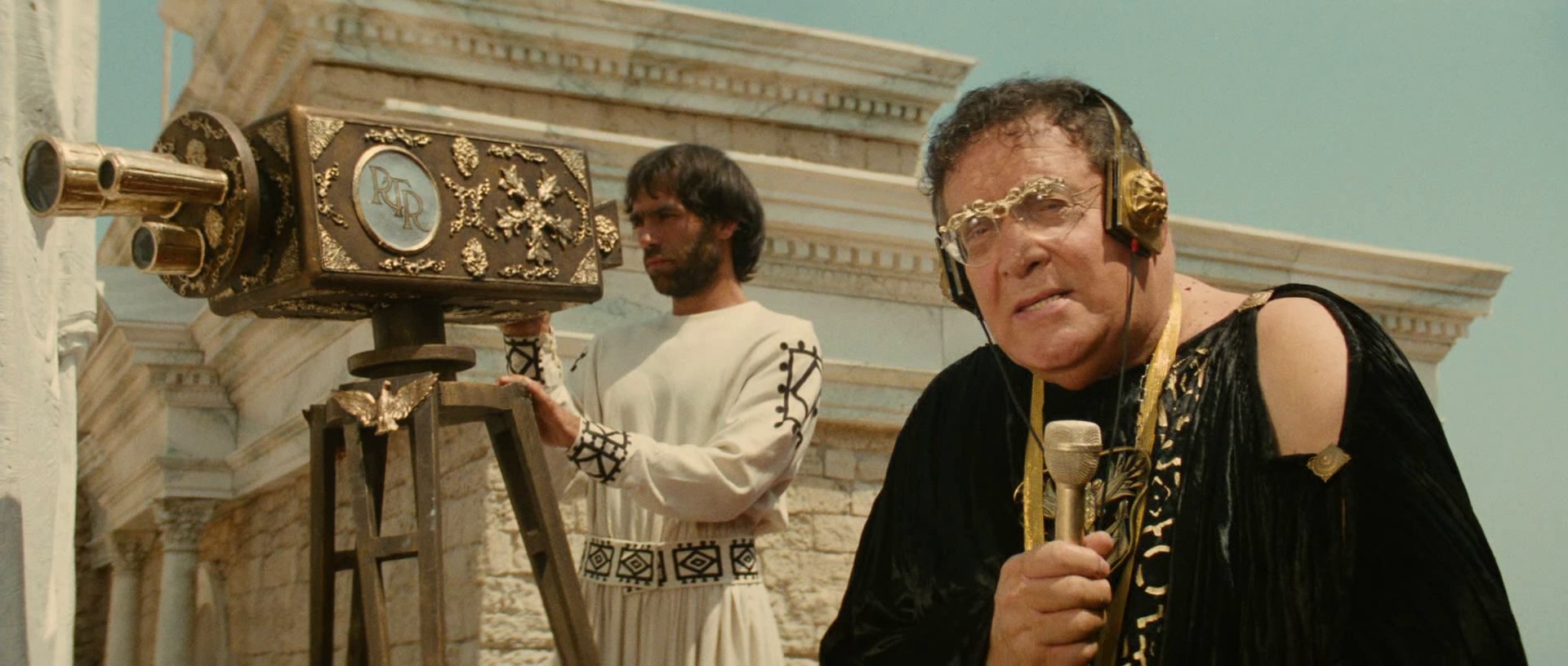 Deux heures moins le quart avant Jésus-Christ (1982) —  shot,  lighting