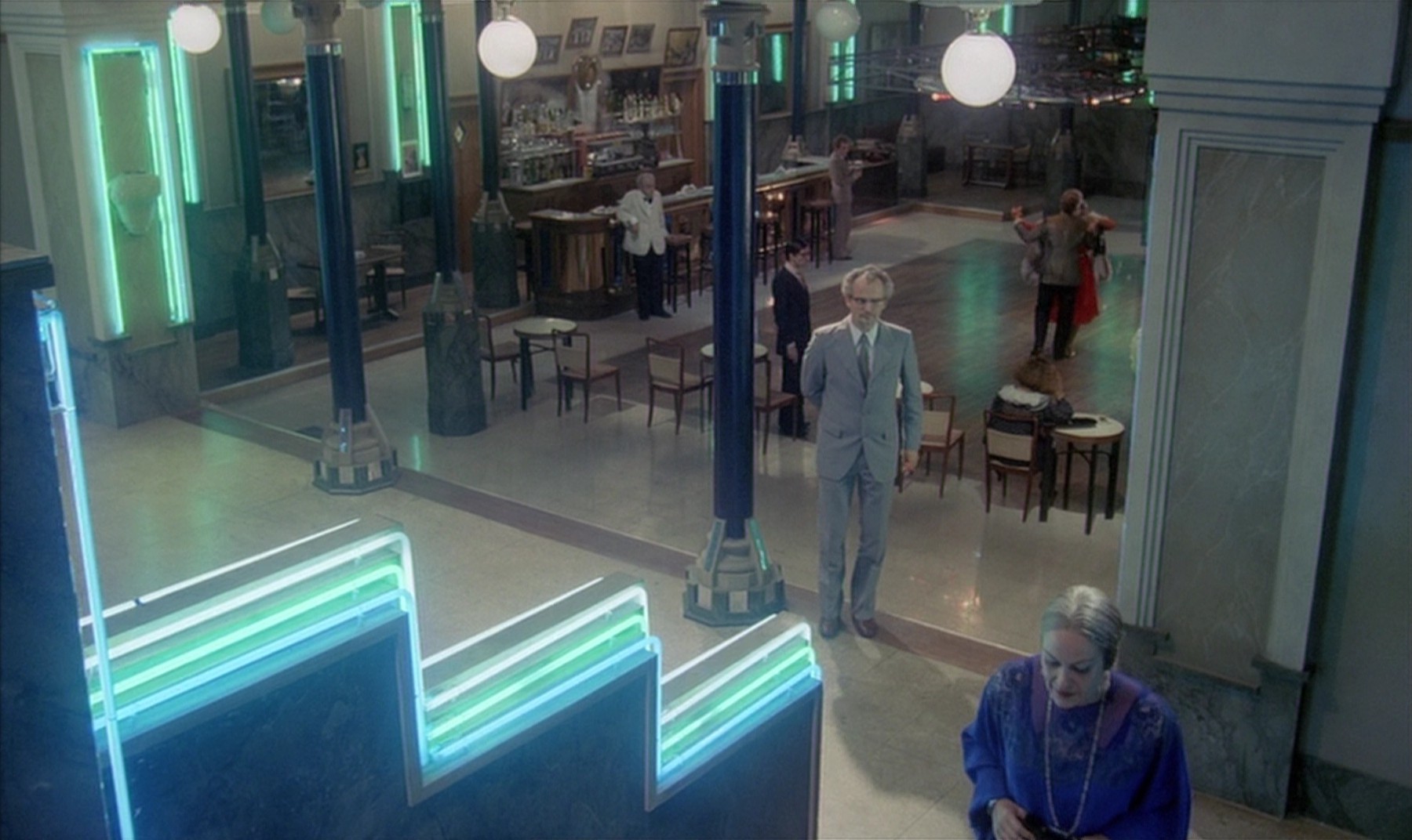 Le bal (1983) —  shot,  lighting