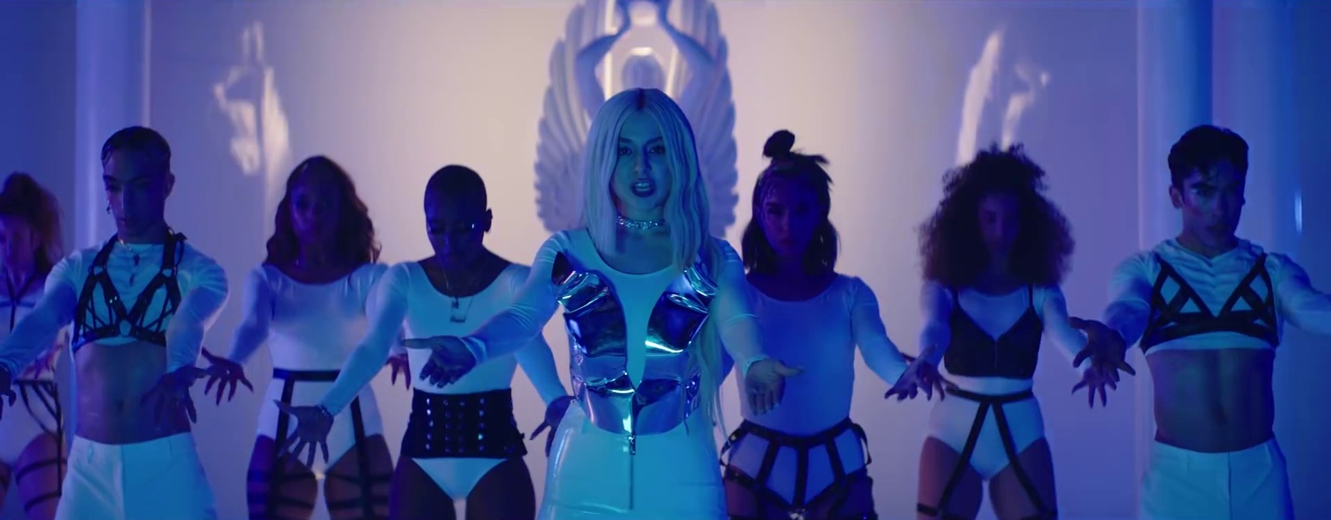 Kings & Queens (2020) —  shot,  lighting