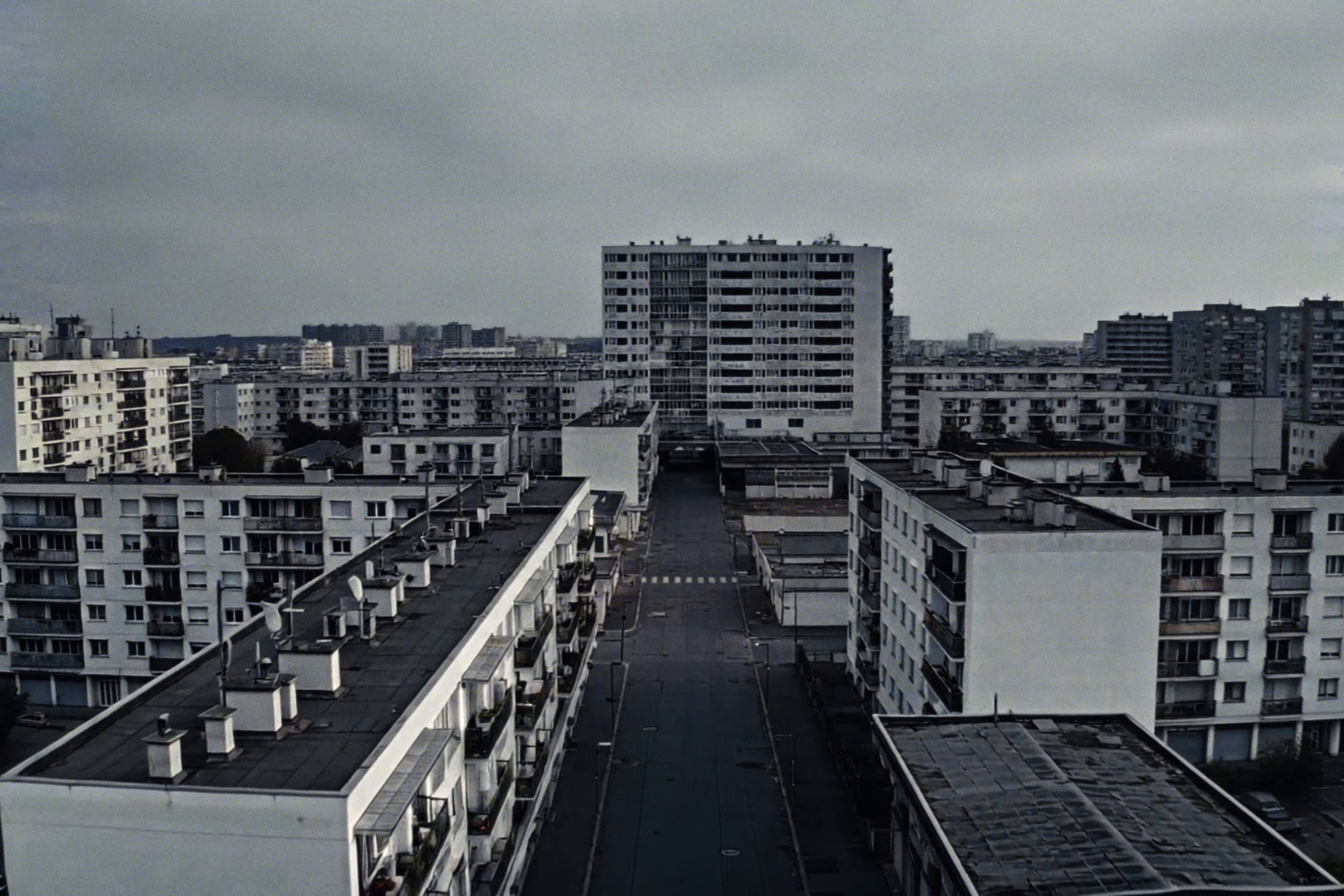 Fin de ce monde (2025) —  shot,  lighting