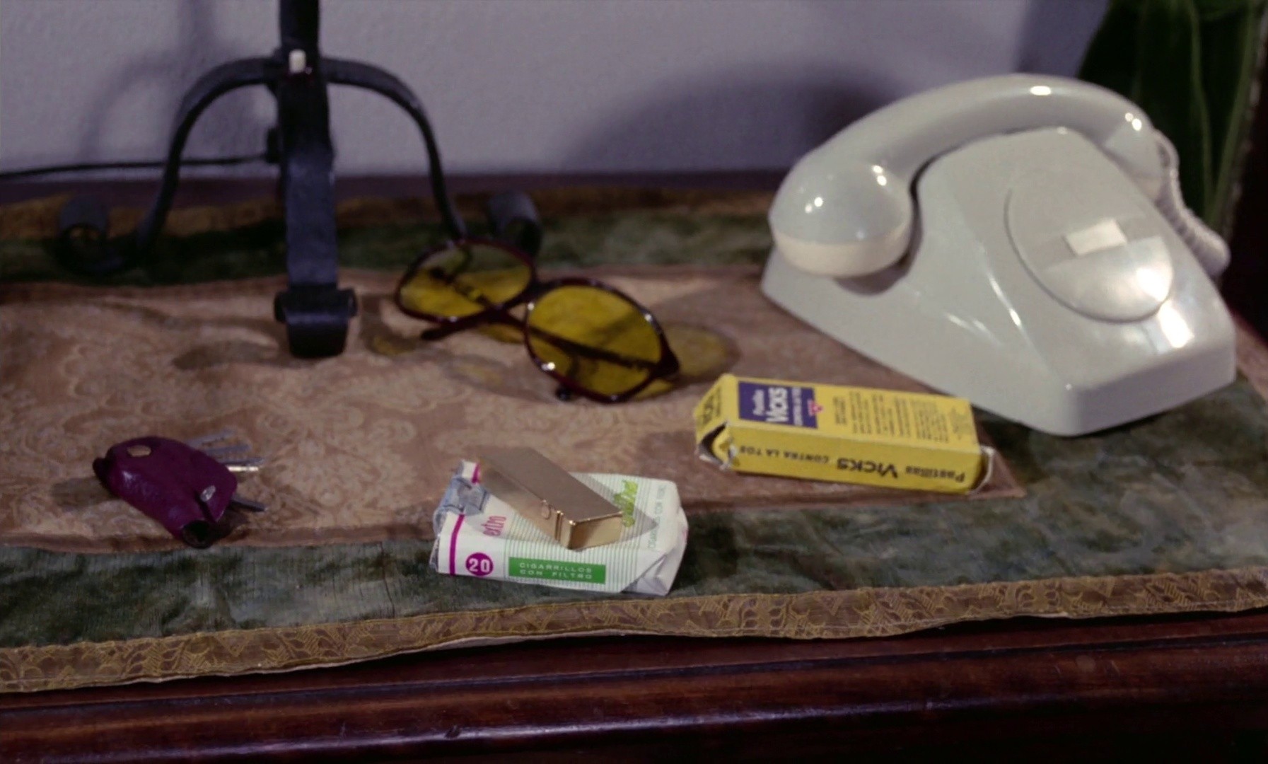 Juan y Junior... en un mundo diferente (1969) —  shot,  lighting