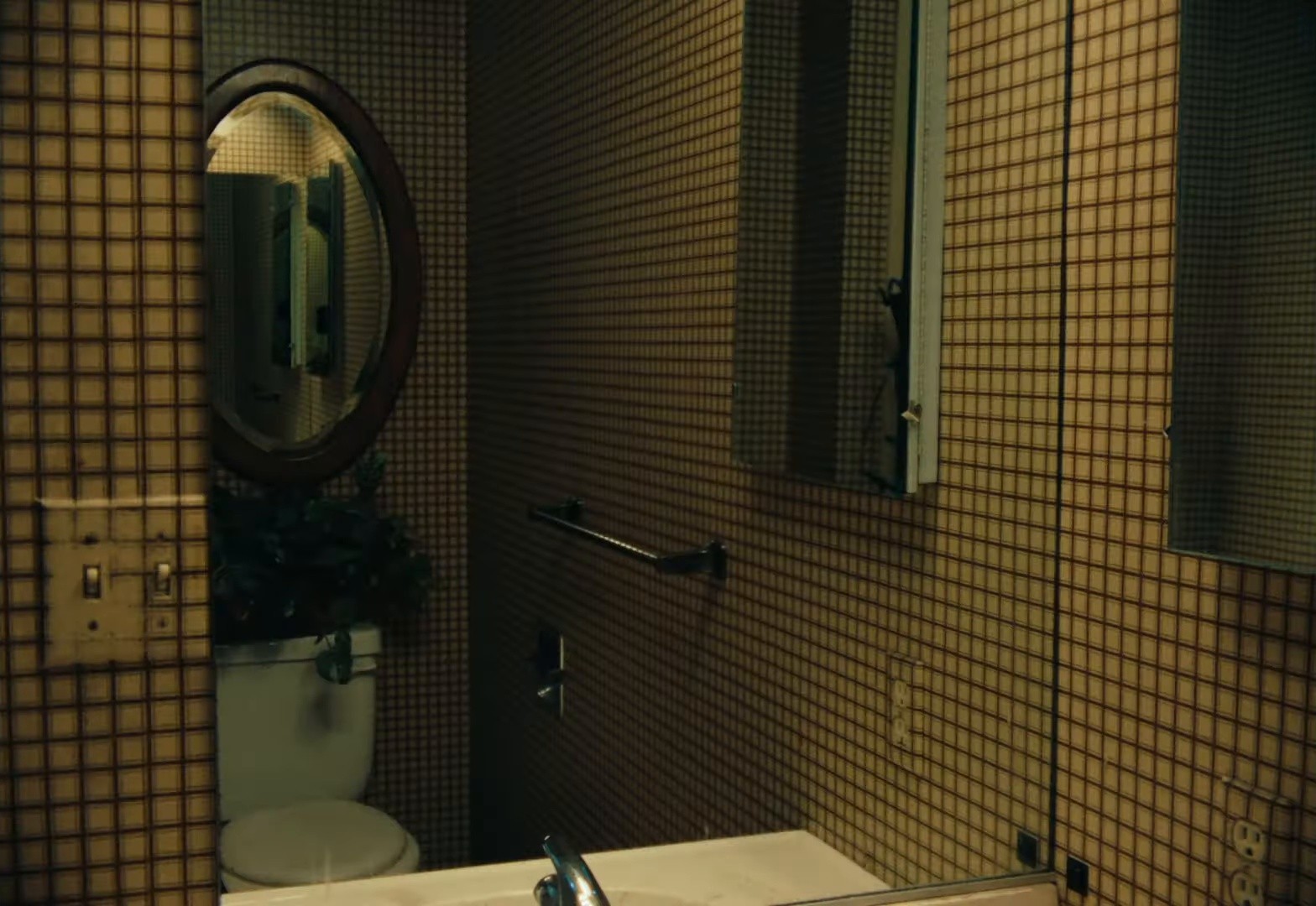 Formalize me (2024) —  shot,  lighting