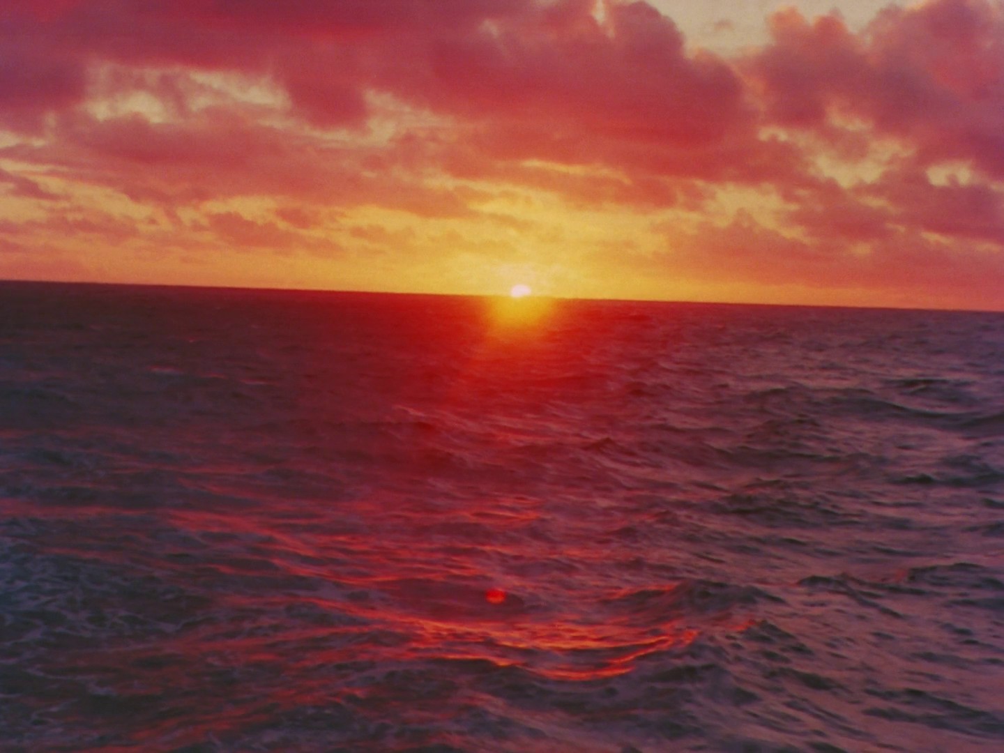 Three Crowns of the Sailor (1983) —  shot,  lighting