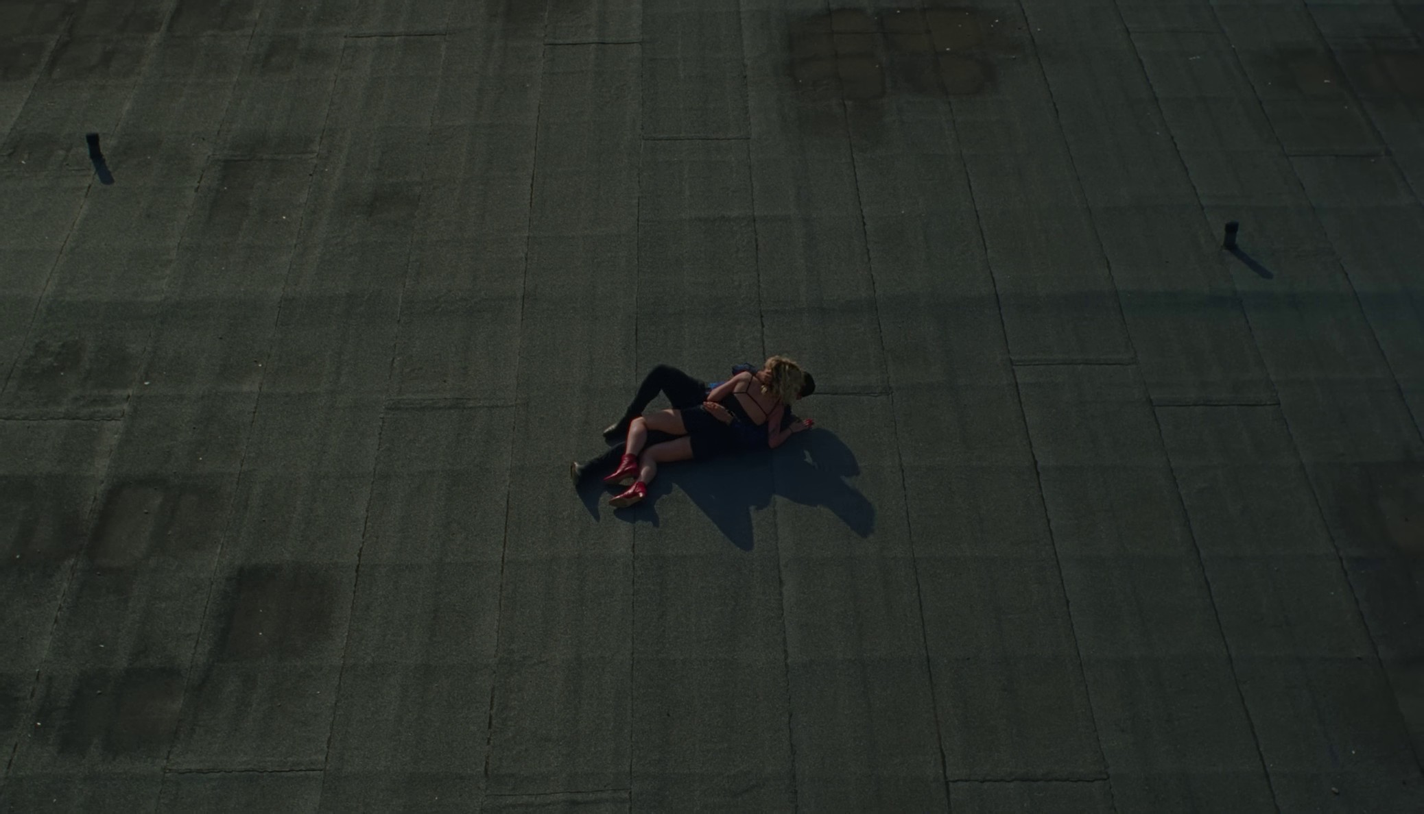 Curimo po asfaltu (2022) —  shot,  lighting