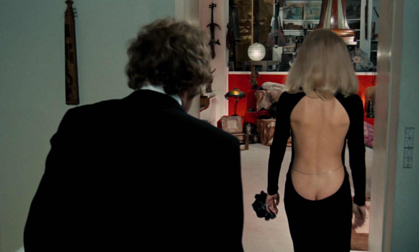 The Tall Blond Man with One Black Shoe (1972) —  shot,  lighting