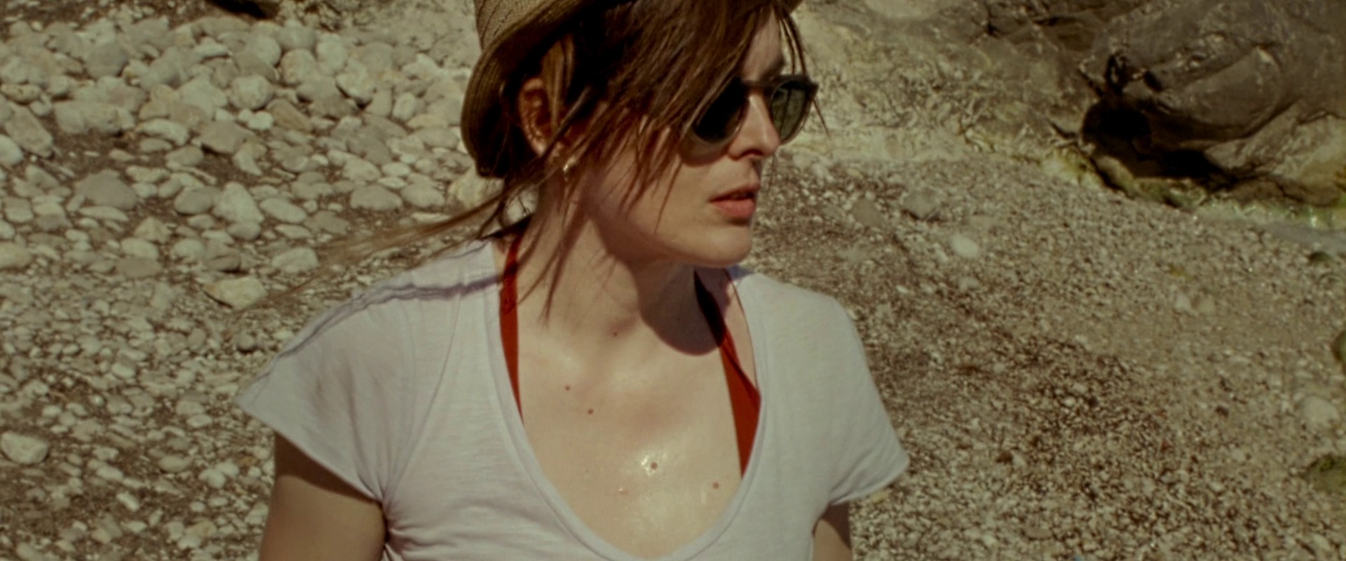 Azuro (2022) —  shot,  lighting