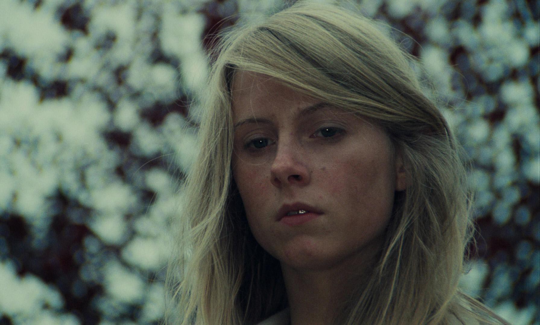 Black Moon (1975) —  shot,  lighting