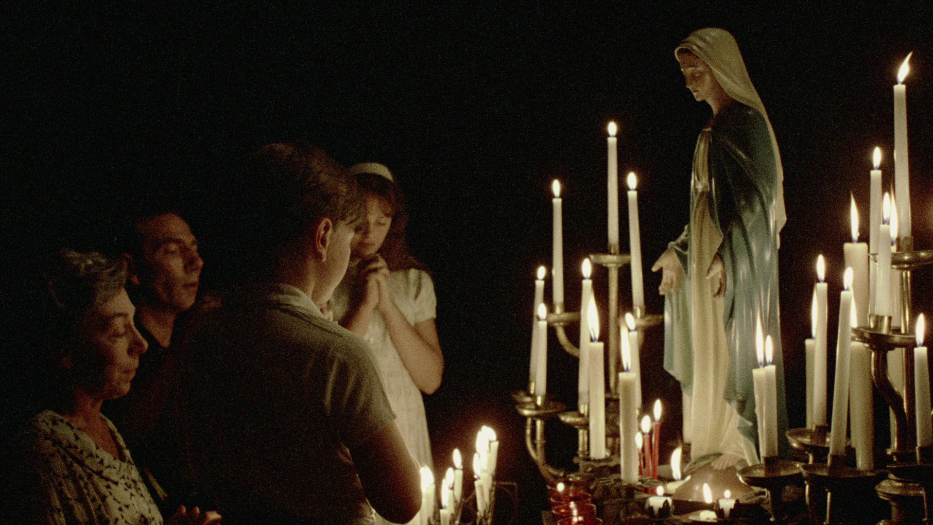 Distant Voices, Still Lives (1988) —  shot,  lighting