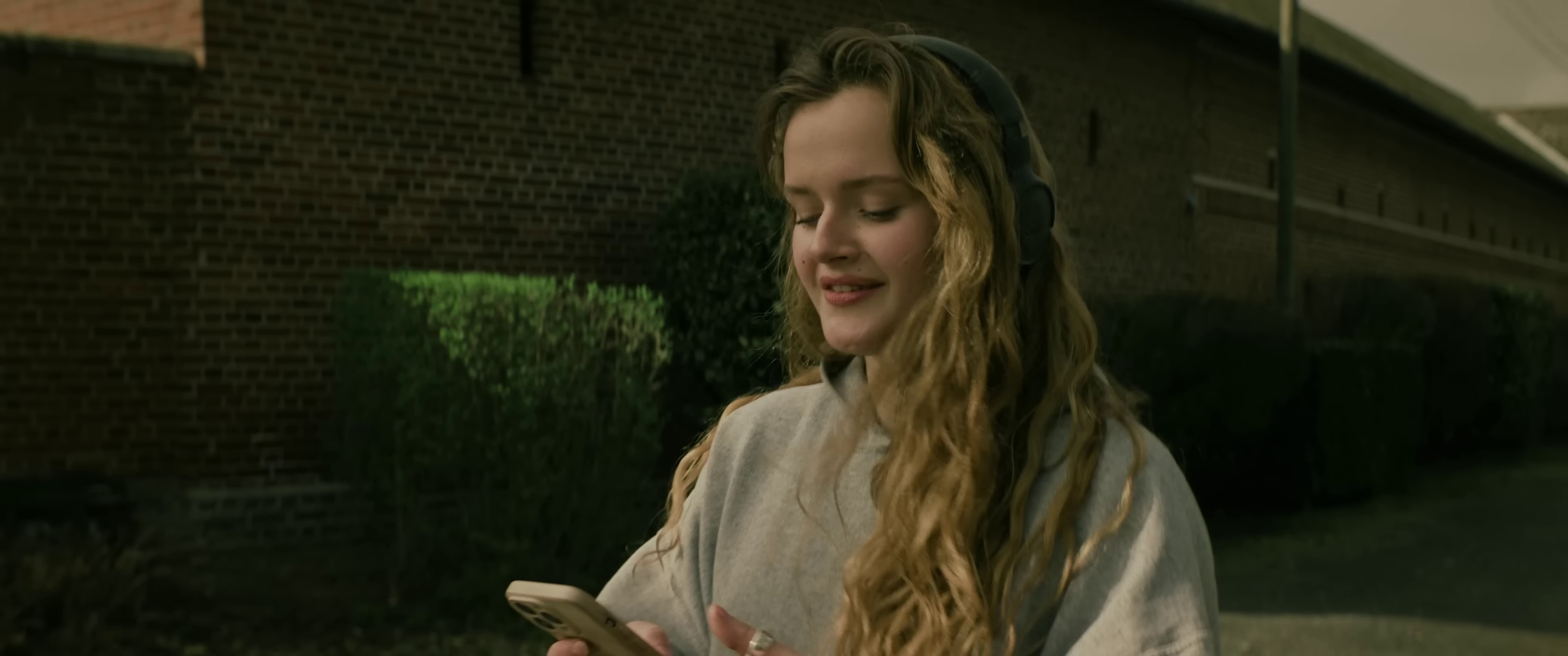 vivre (2023) —  shot,  lighting