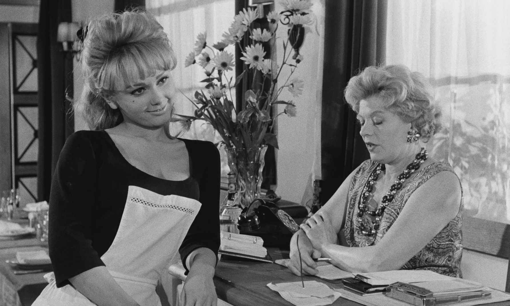 Du mouron pour les petits oiseaux (1963) —  shot,  lighting