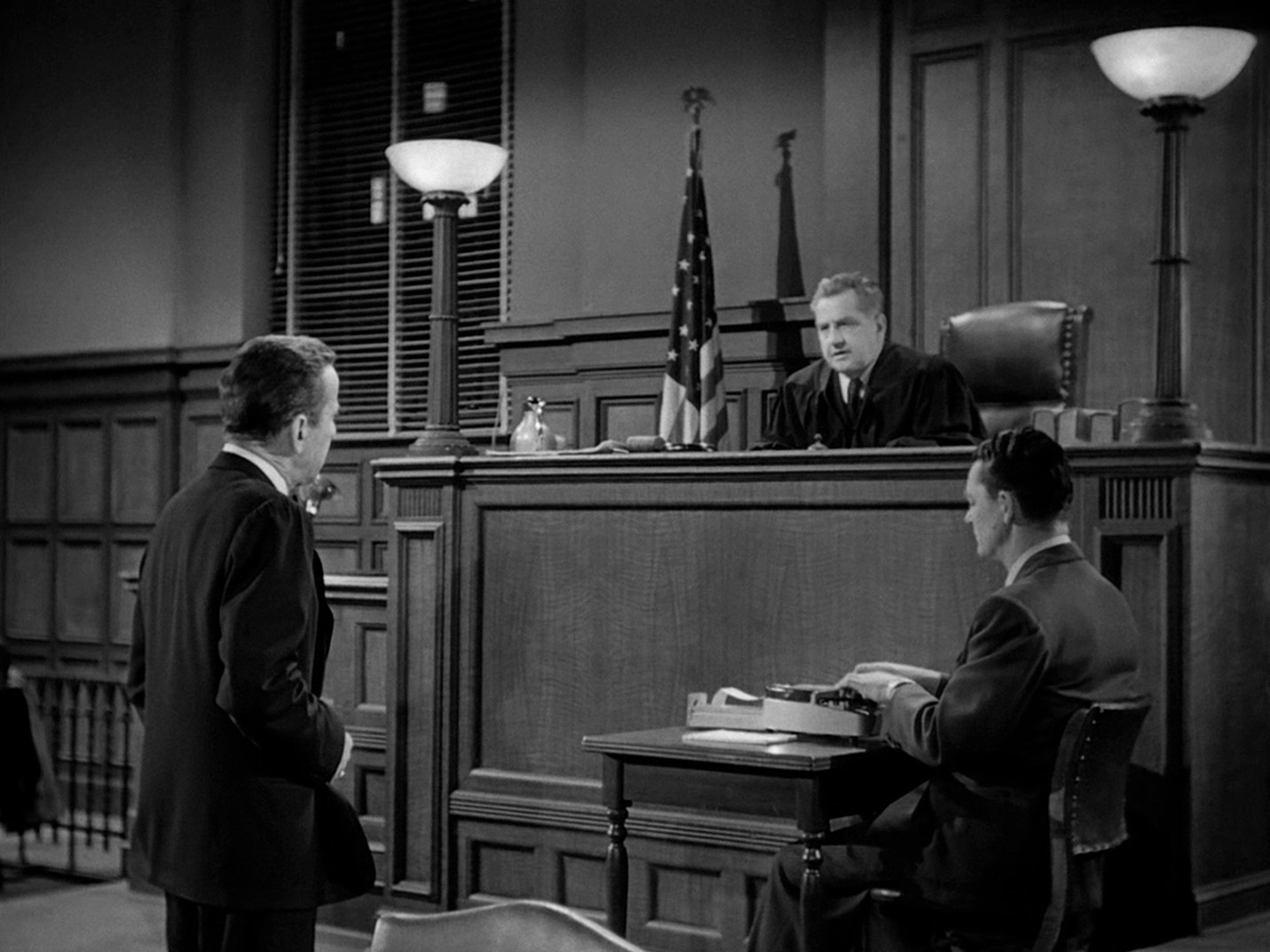 Deadline (1952) —  shot,  lighting