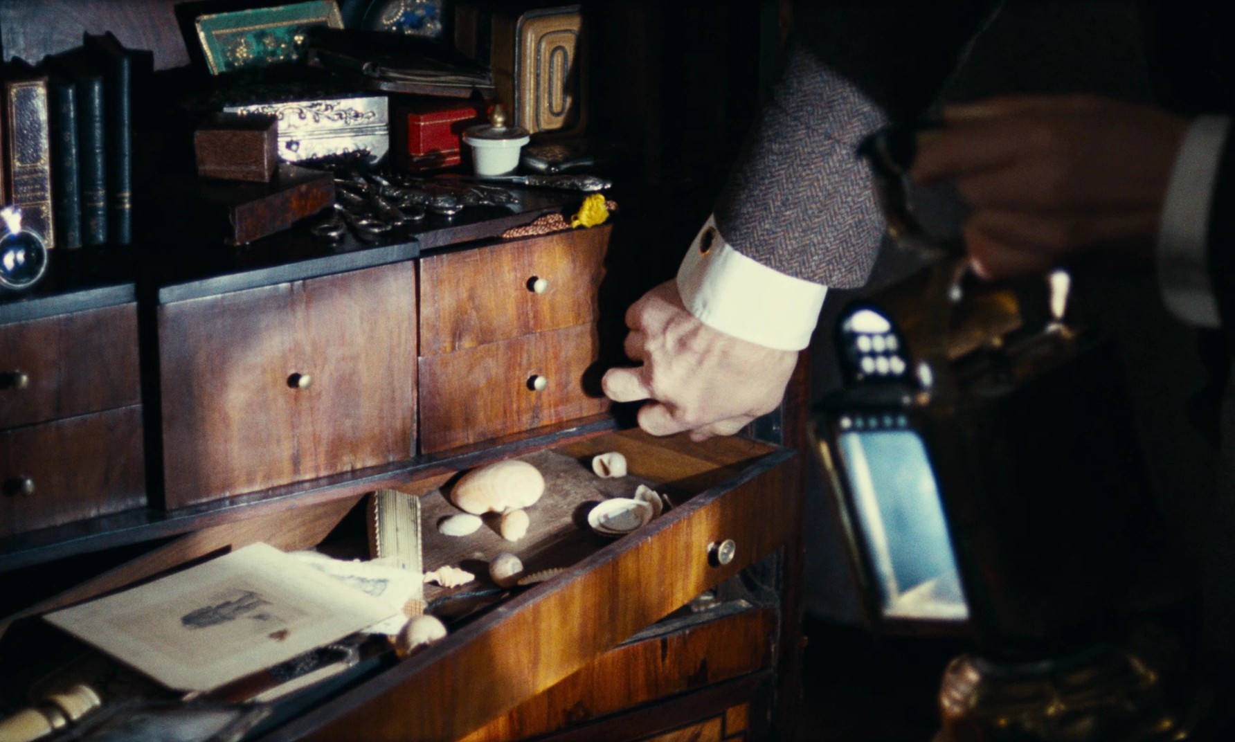 The Thief of Paris (1967) —  shot,  lighting