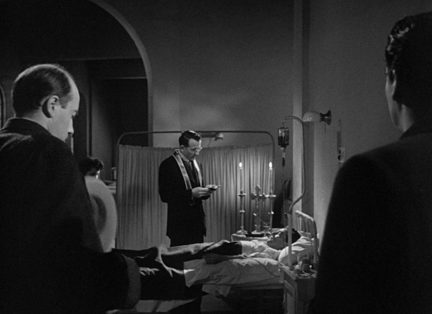 Cry of the City (1948) —  shot,  lighting