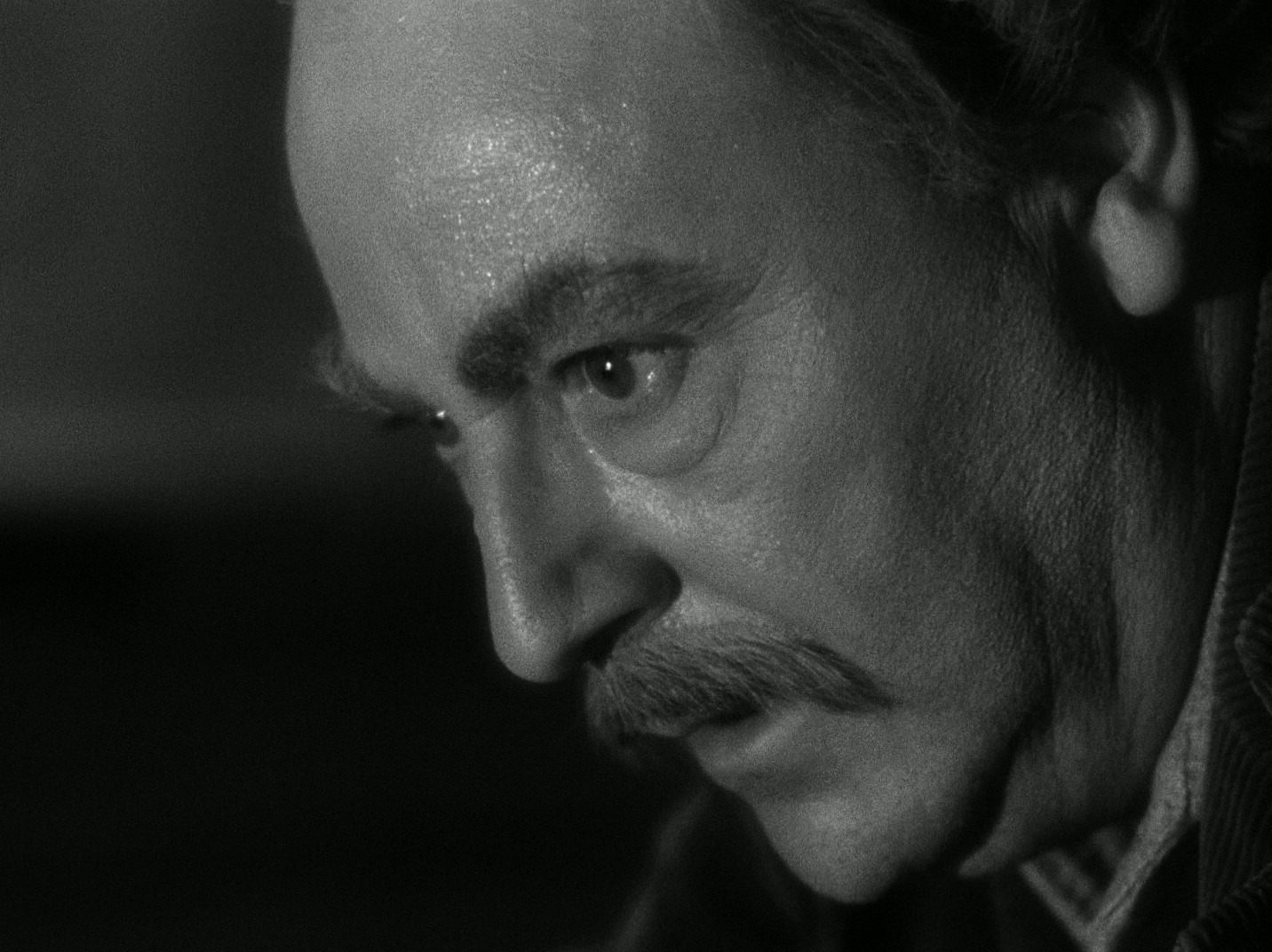 So Dark the Night (1946) —  shot,  lighting