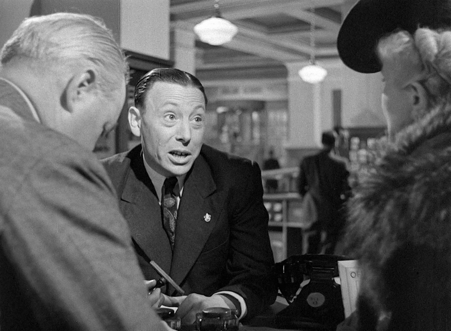 The Way Ahead (1944) —  shot,  lighting