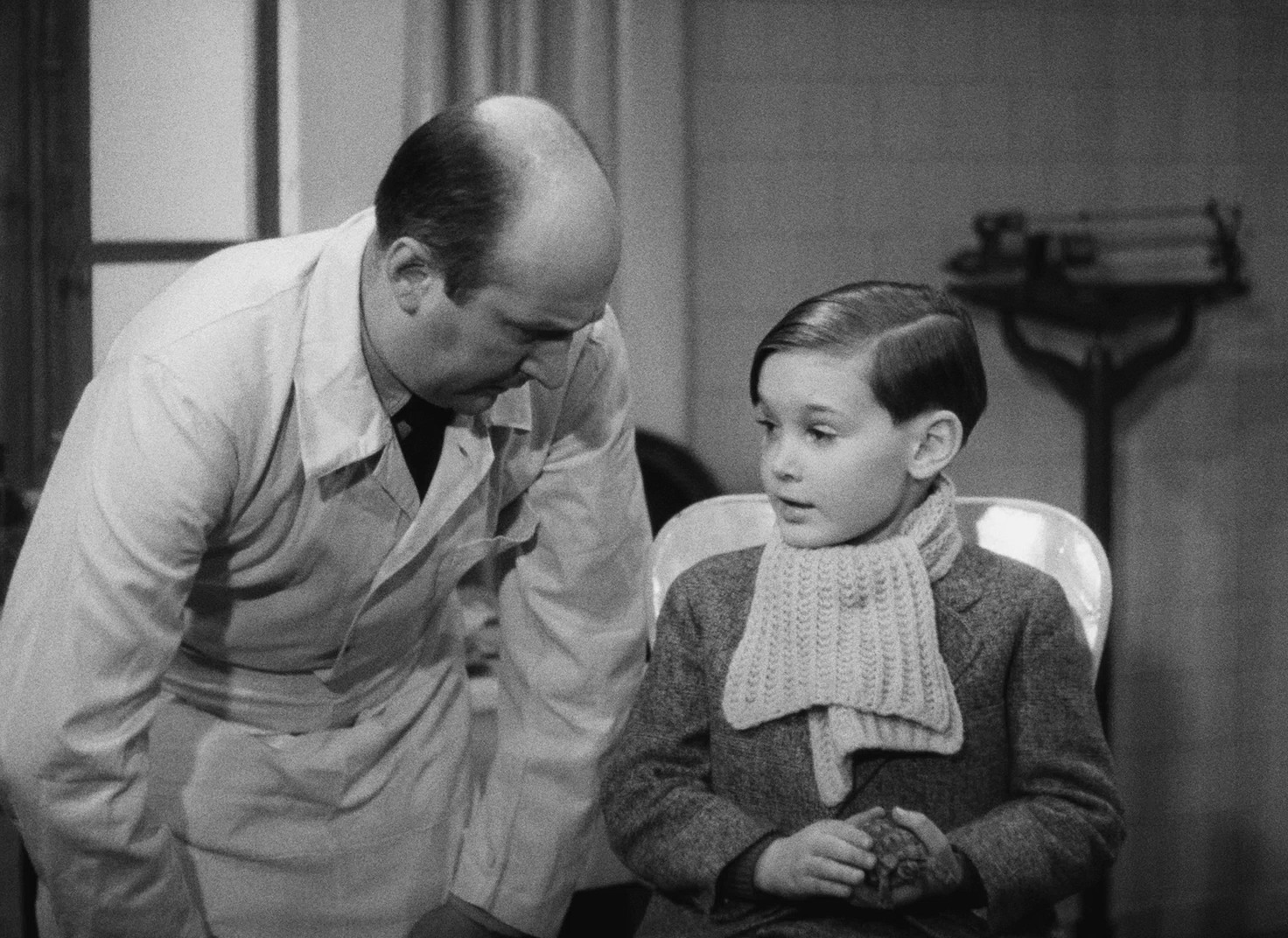 Les disparus de St. Agil (1938) —  shot,  lighting