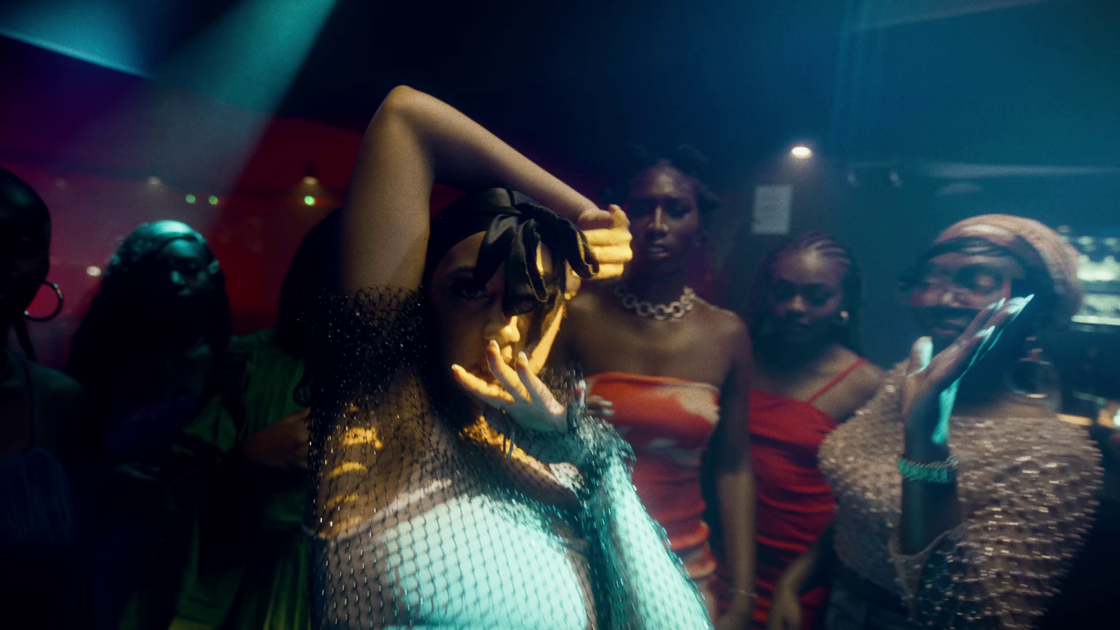 Week-End (2023) —  shot,  lighting