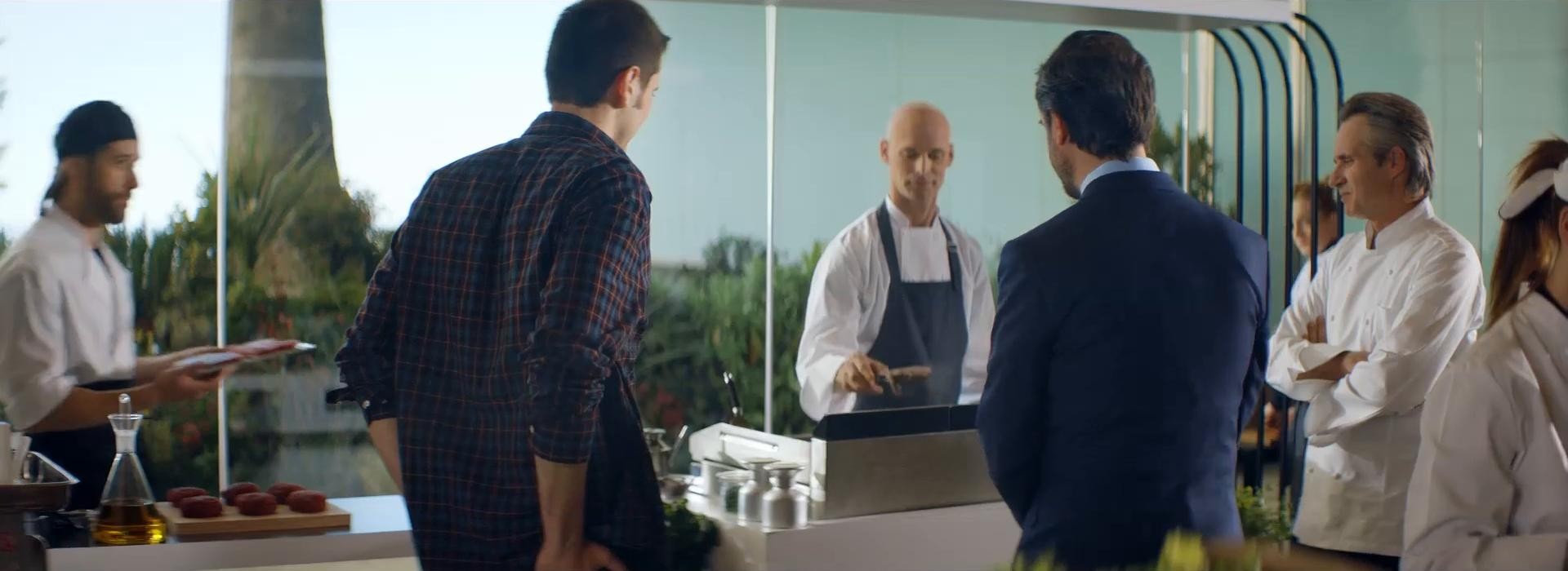 McDonald's - Por ti, Manolo (2017) —  shot,  lighting