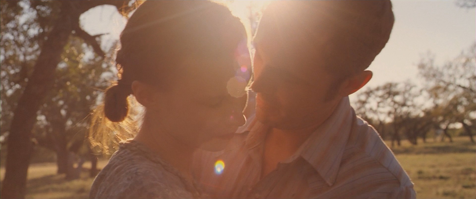 Ain't Them Bodies Saints (2013) —  shot,  lighting