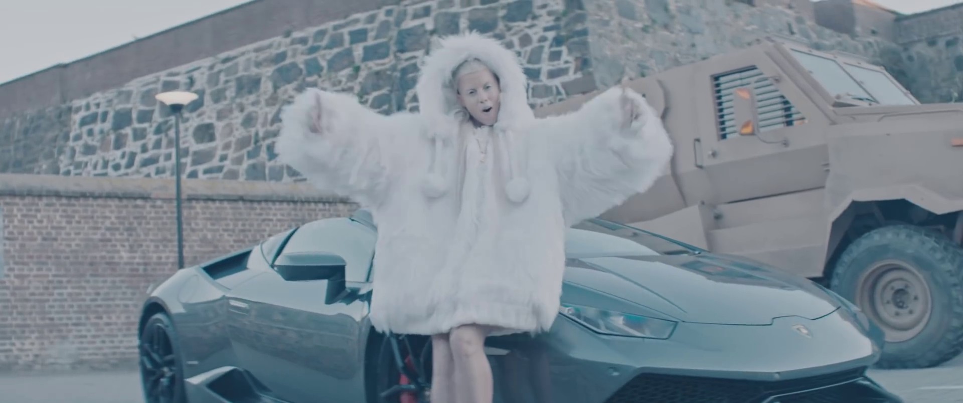 Baita Jou Sabela (2021) —  shot,  lighting