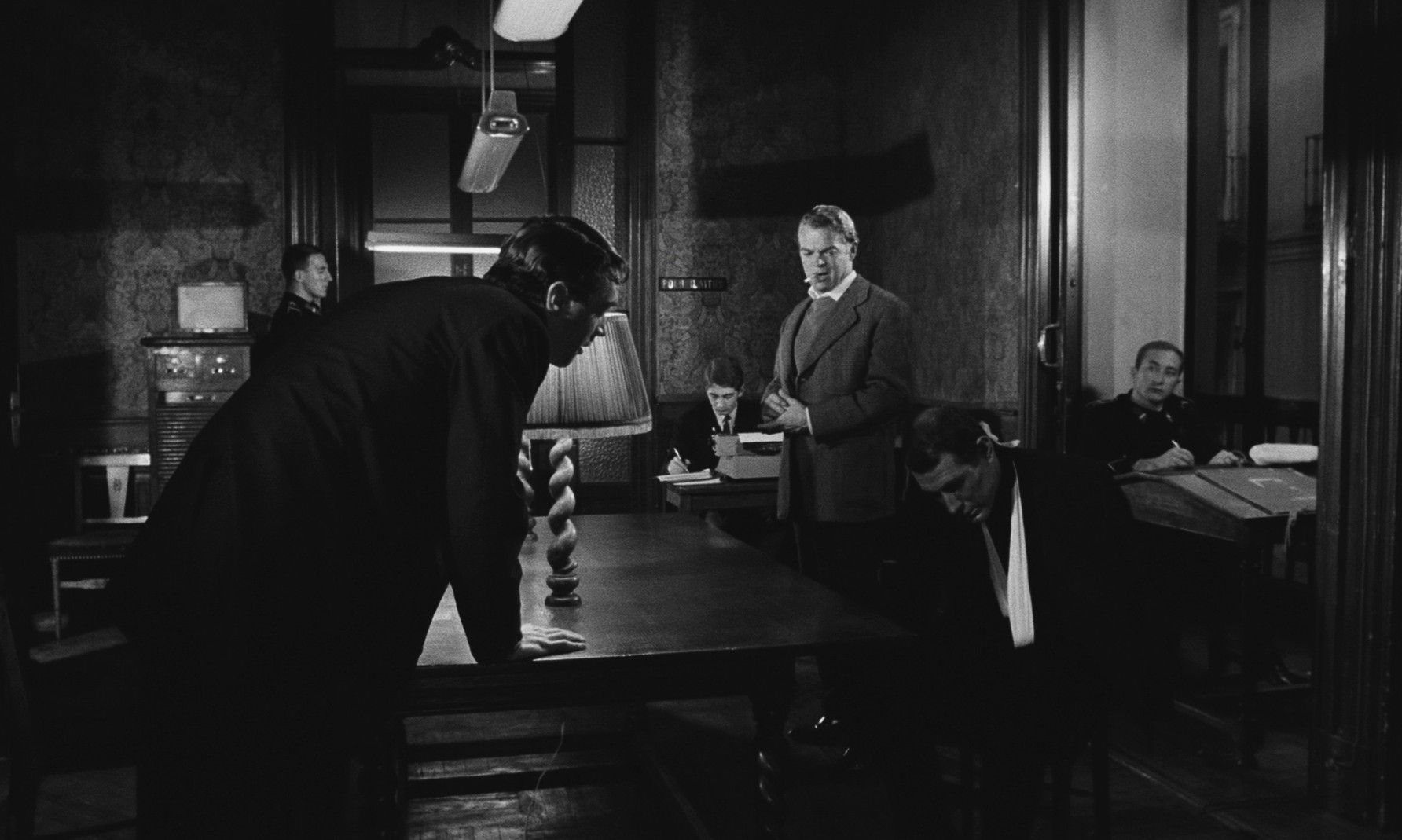 Cartes sur table (1966) —  shot,  lighting