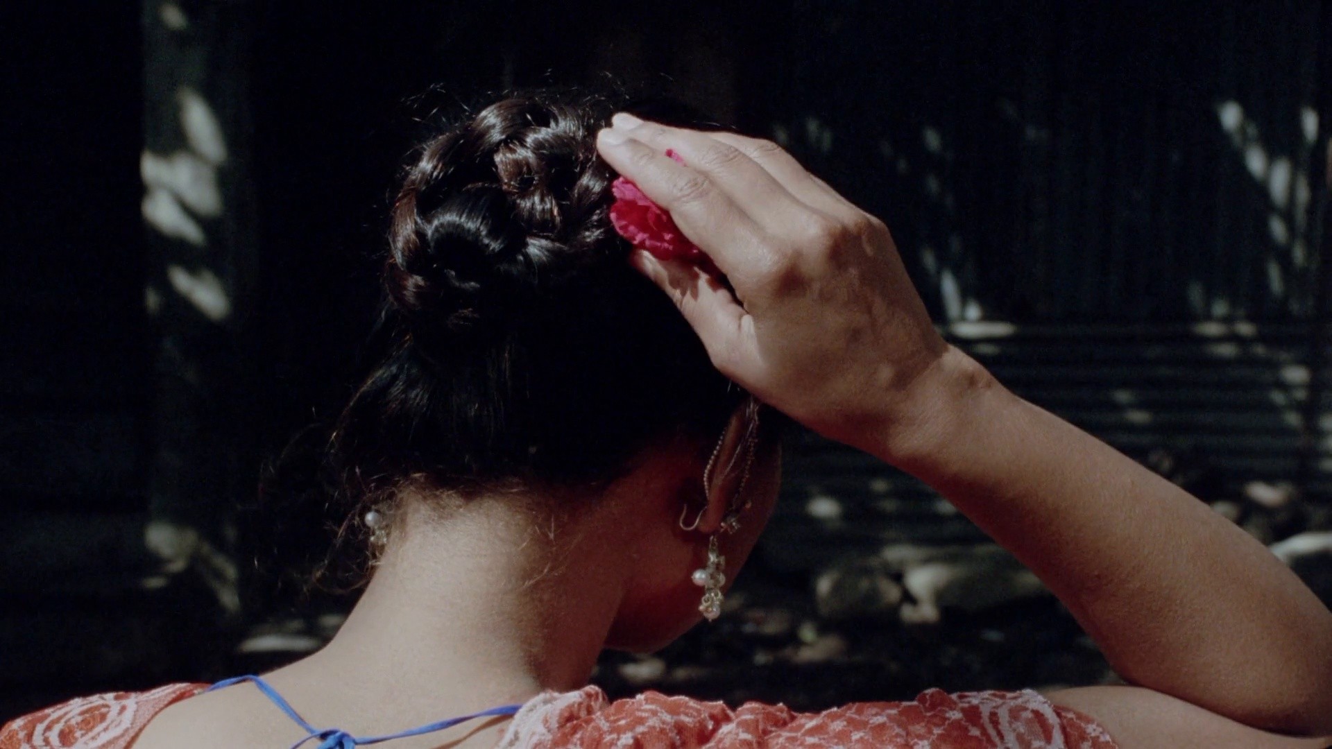 Kali Salwaar (2002) —  shot,  lighting