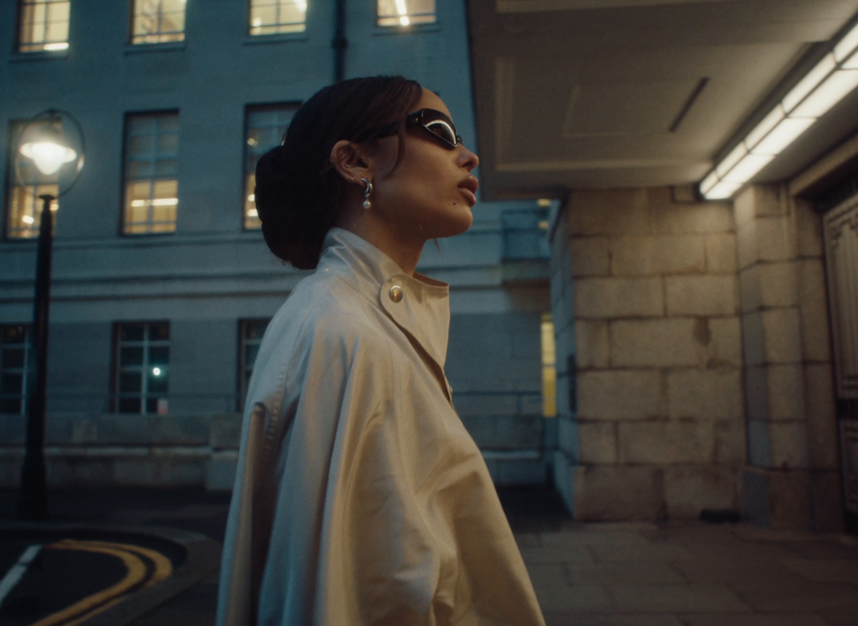 'Rush Hour' Jessica McCormack ft. Zoë Kravitz (2025) —  shot,  lighting