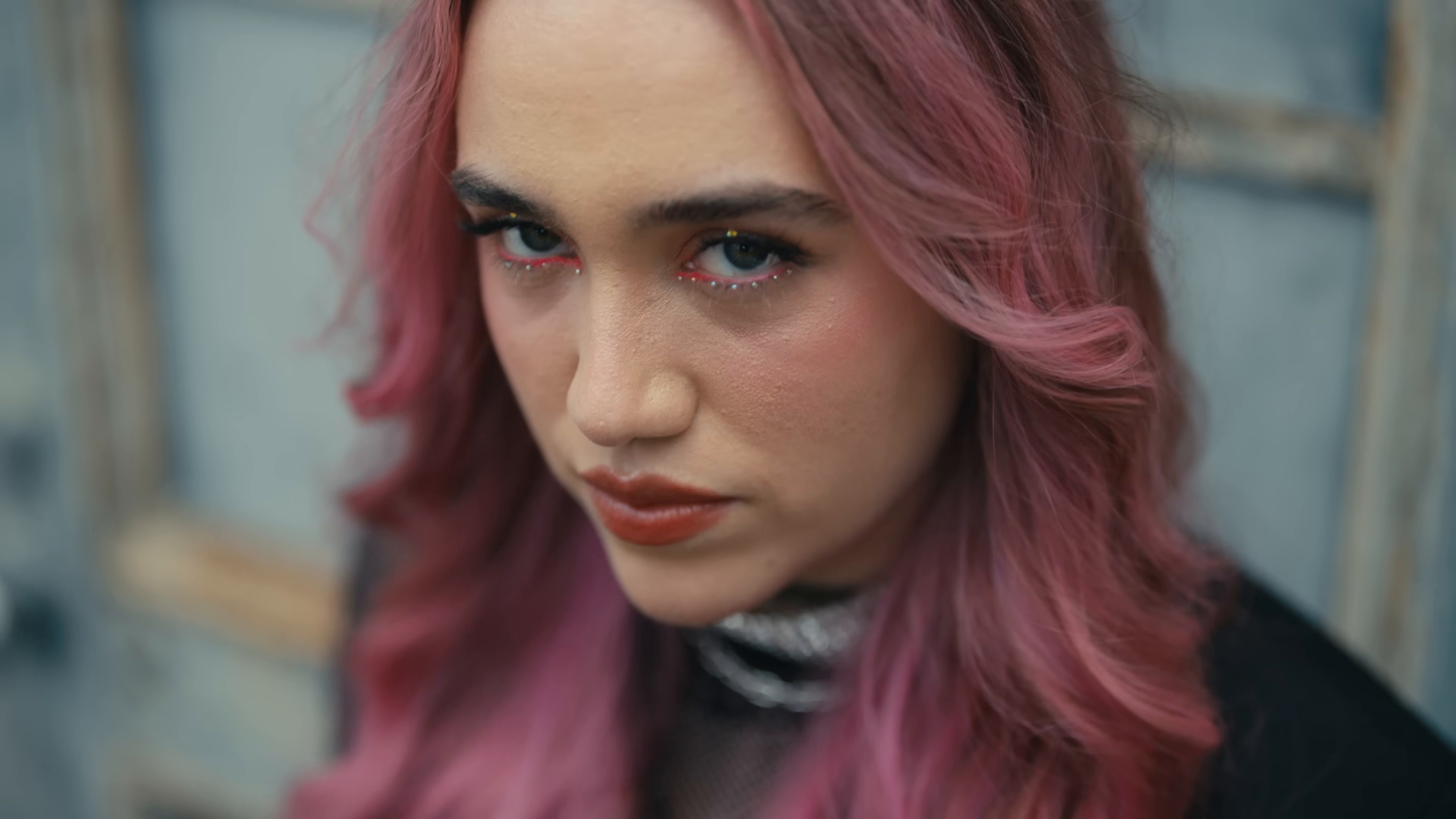 ¿Cómo Pasó? (2024) —  shot,  lighting