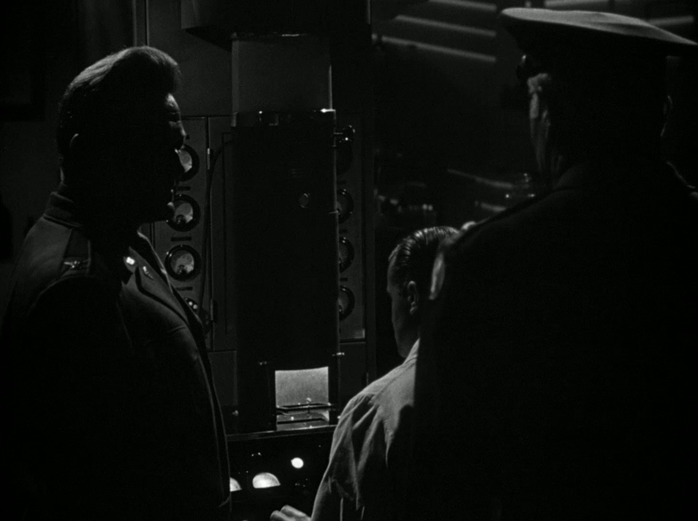 The Killer That Stalked New York (1950) —  shot,  lighting