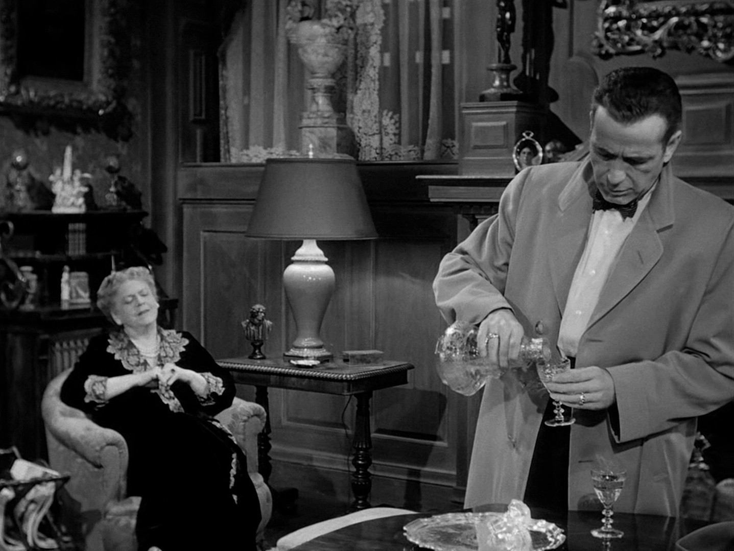 Deadline (1952) —  shot,  lighting