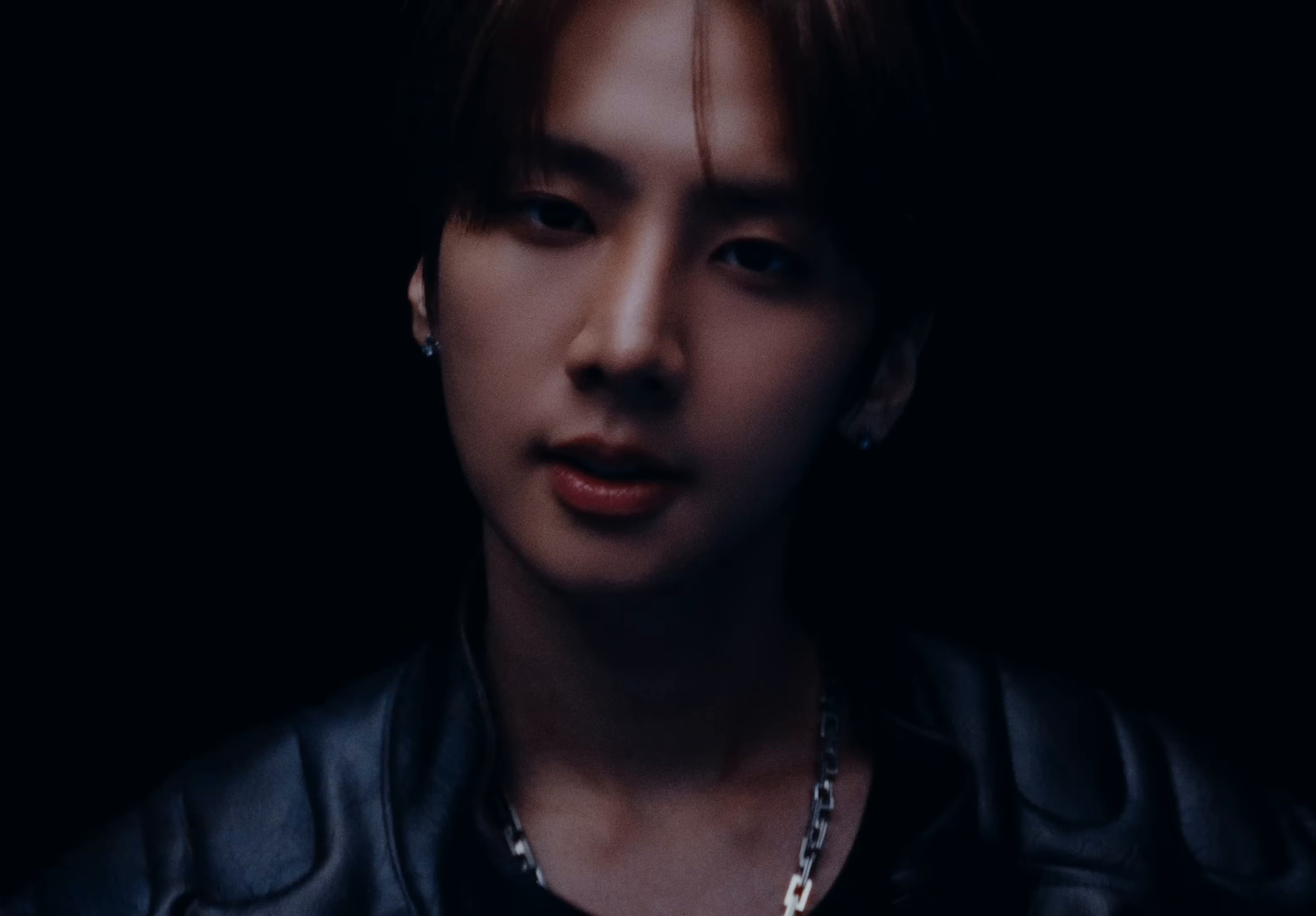 TROPHY (2025) —  shot,  lighting